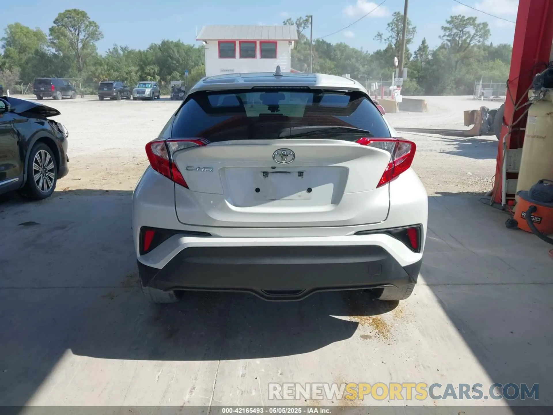 16 Photograph of a damaged car NMTKHMBX2KR087529 TOYOTA C-HR 2019