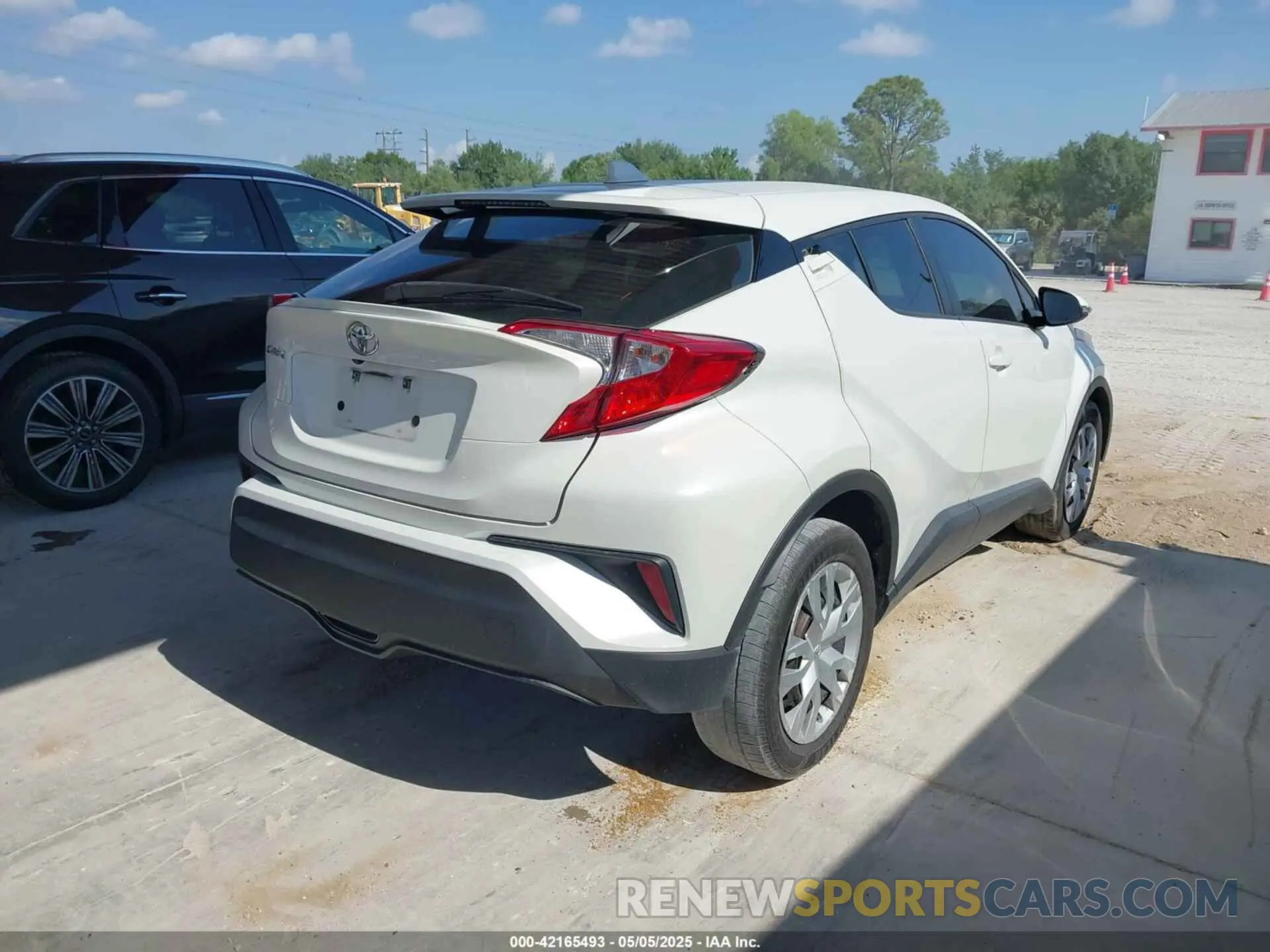 4 Photograph of a damaged car NMTKHMBX2KR087529 TOYOTA C-HR 2019
