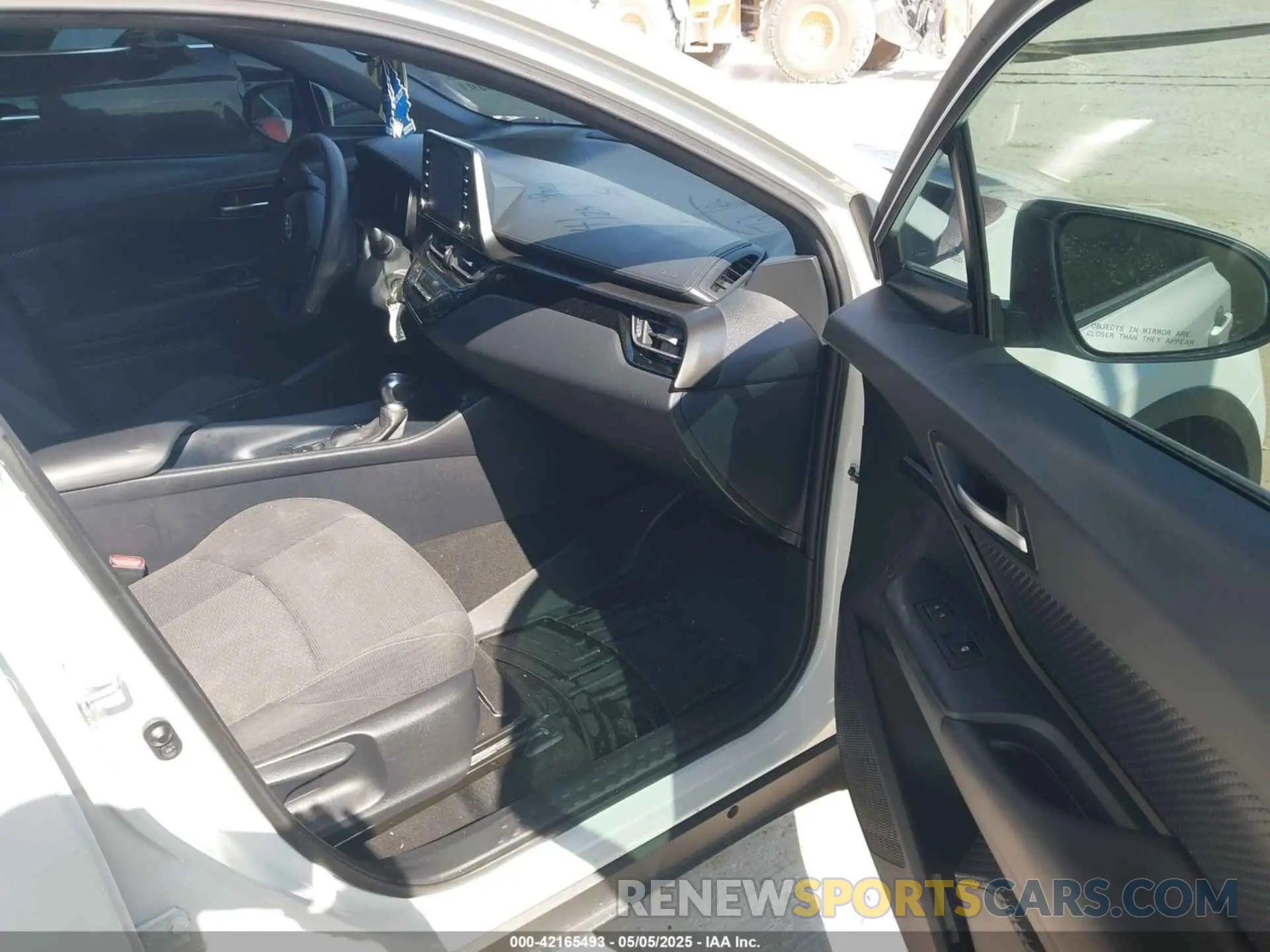 5 Photograph of a damaged car NMTKHMBX2KR087529 TOYOTA C-HR 2019