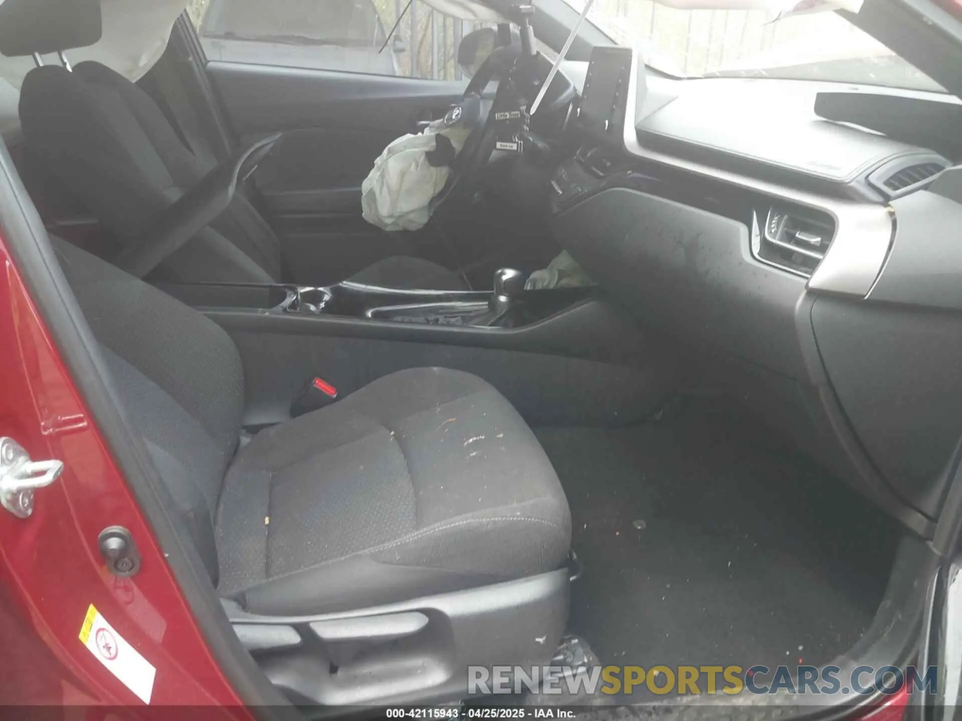 5 Photograph of a damaged car NMTKHMBX2KR090611 TOYOTA C-HR 2019