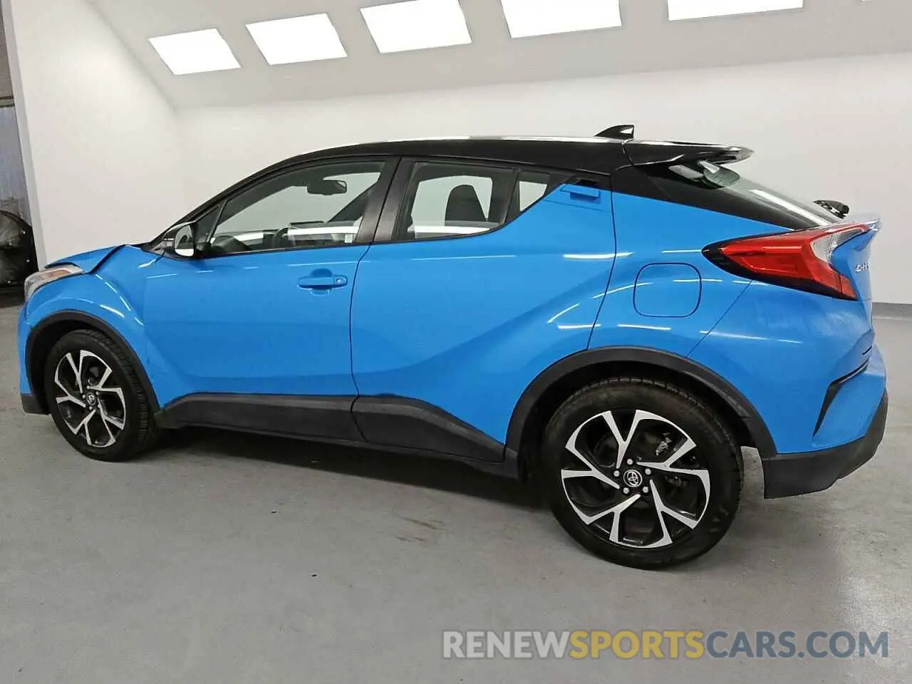 2 Photograph of a damaged car NMTKHMBX3KR072201 TOYOTA C-HR 2019