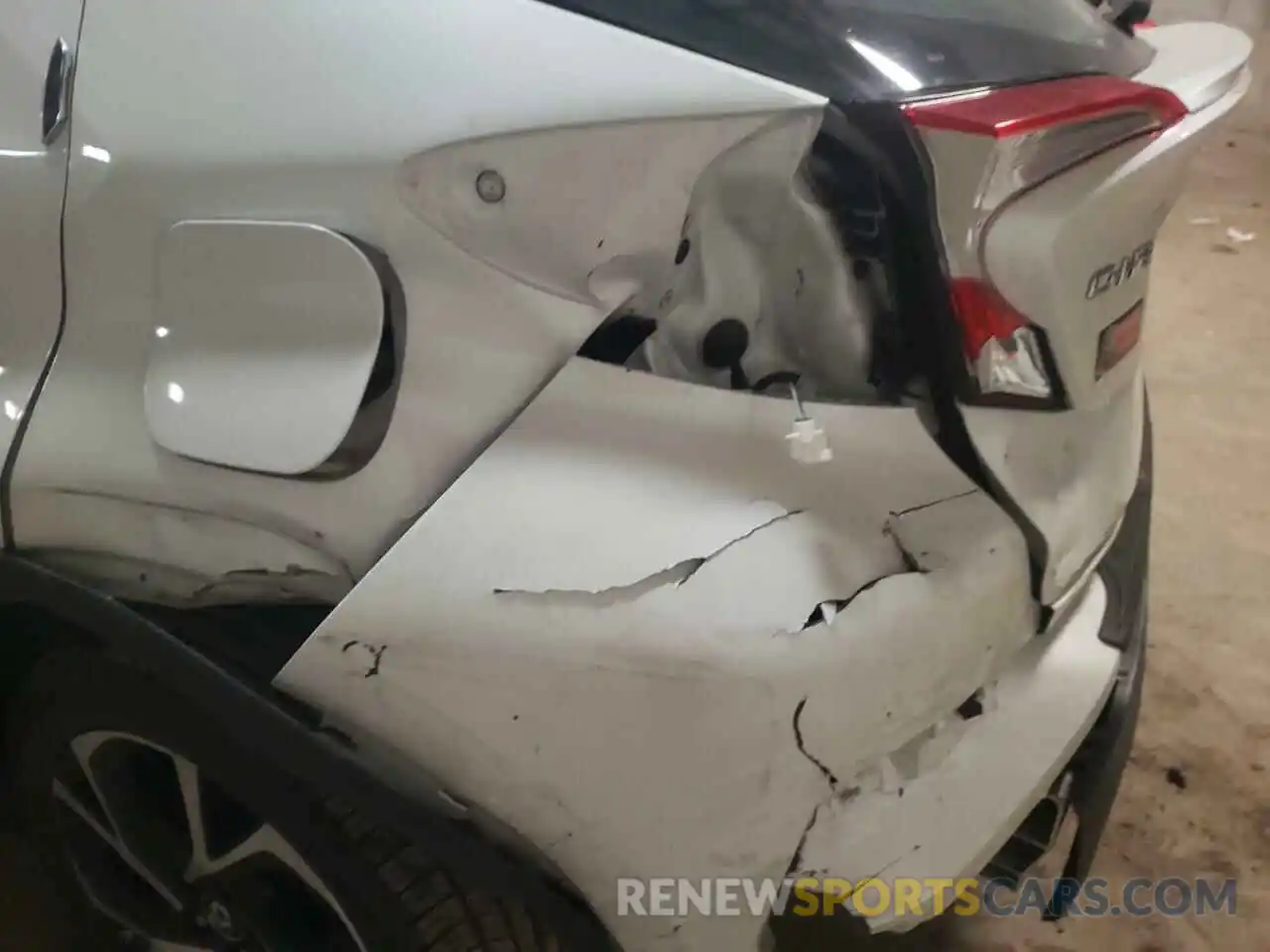 9 Photograph of a damaged car NMTKHMBX3KR072442 TOYOTA C-HR 2019