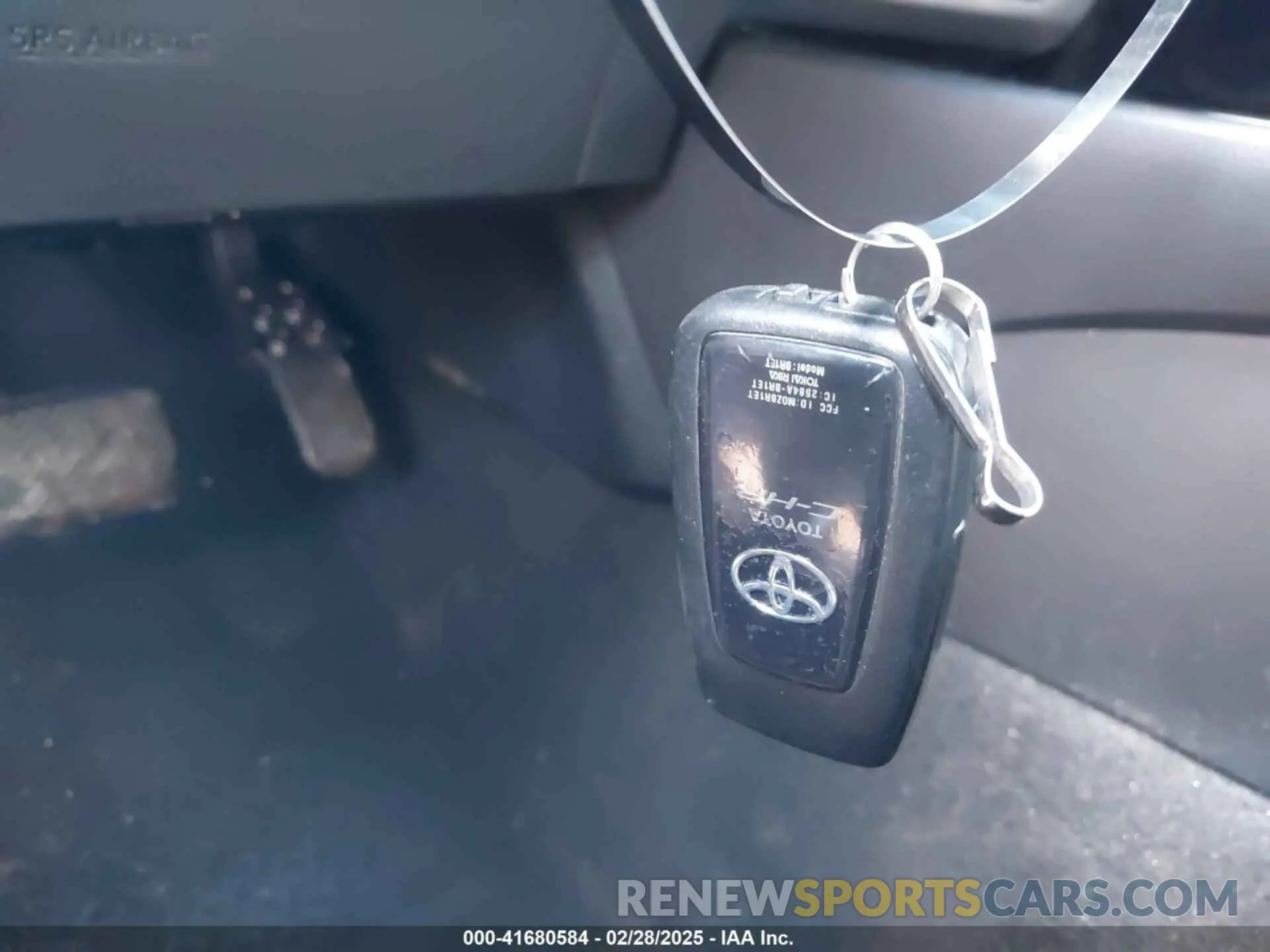 11 Photograph of a damaged car NMTKHMBX3KR094960 TOYOTA C-HR 2019