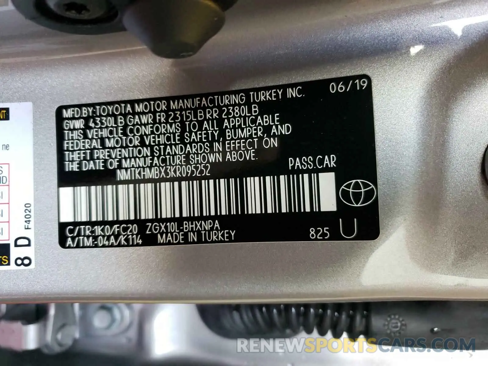 10 Photograph of a damaged car NMTKHMBX3KR095252 TOYOTA C-HR 2019