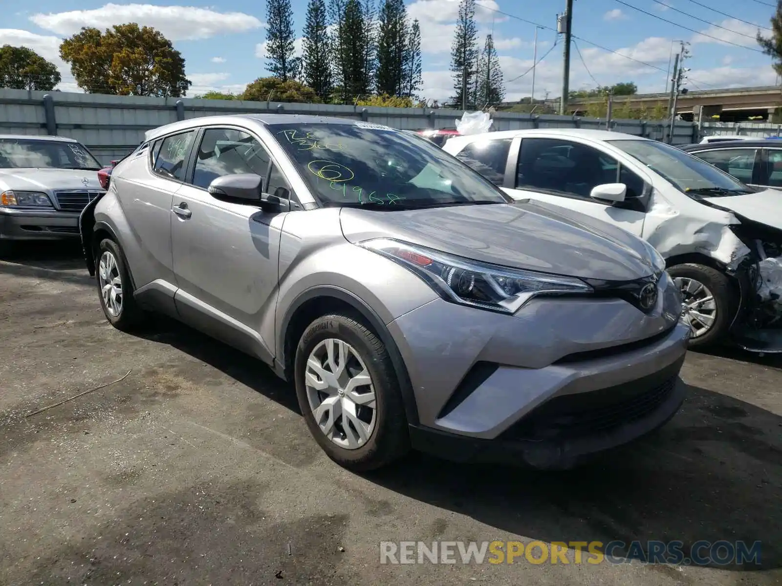 1 Photograph of a damaged car NMTKHMBX3KR098605 TOYOTA C-HR 2019