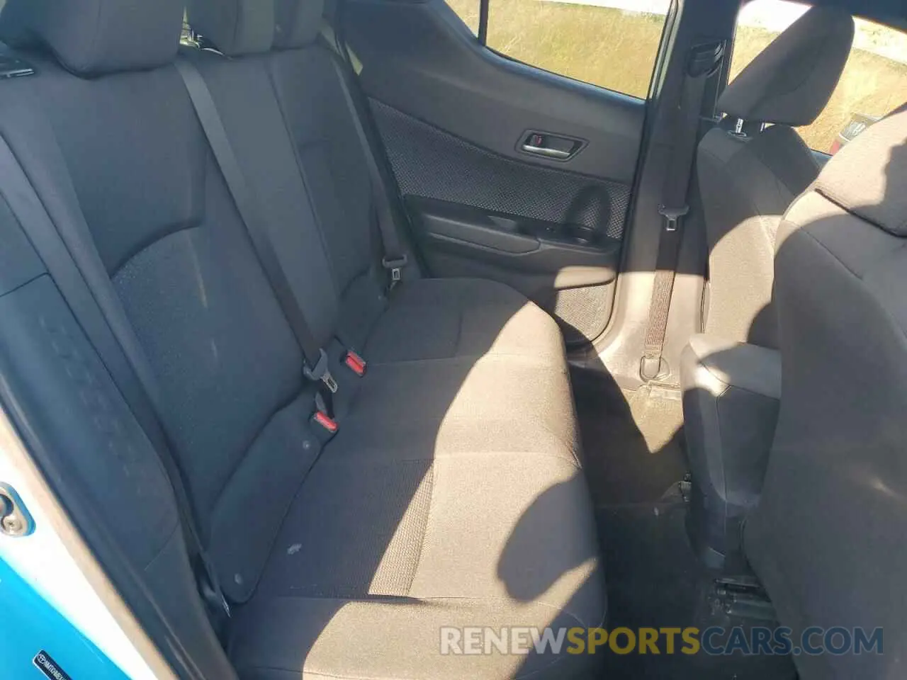 10 Photograph of a damaged car NMTKHMBX4KR068836 TOYOTA C-HR 2019