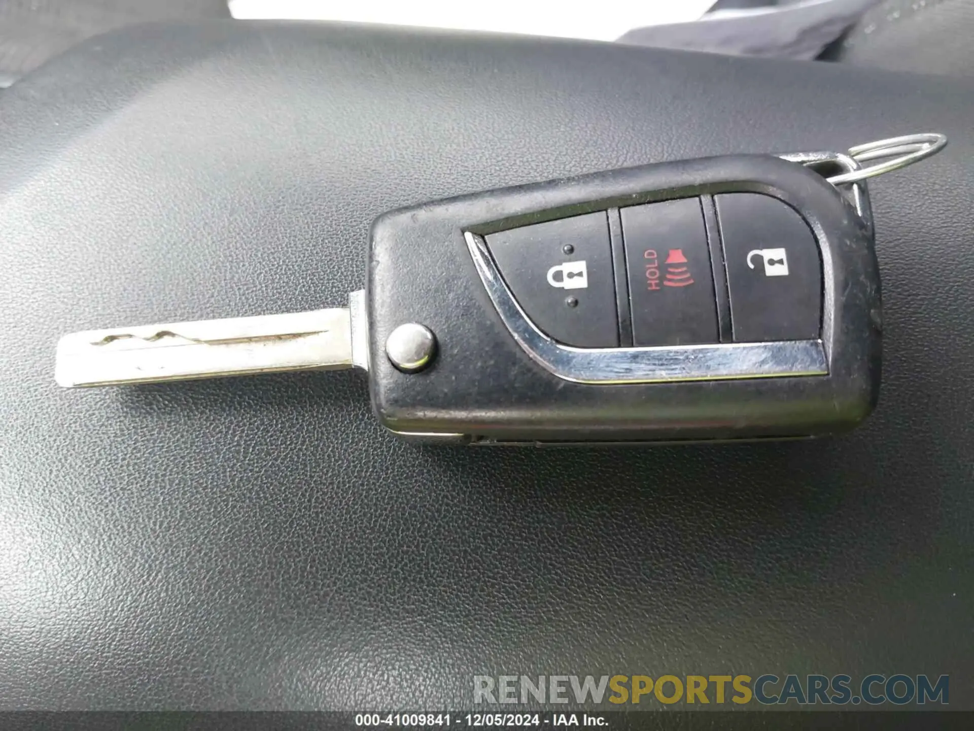 11 Photograph of a damaged car NMTKHMBX4KR072465 TOYOTA C-HR 2019