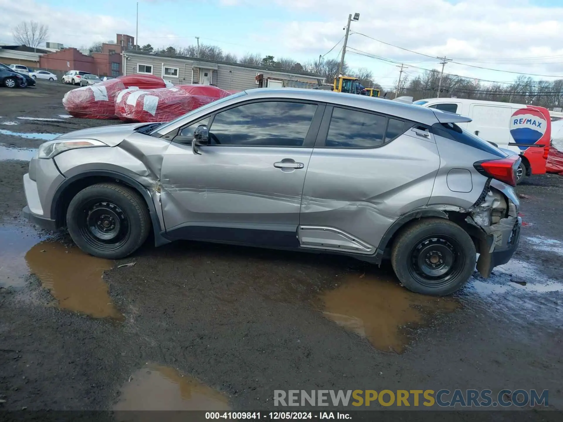 14 Photograph of a damaged car NMTKHMBX4KR072465 TOYOTA C-HR 2019