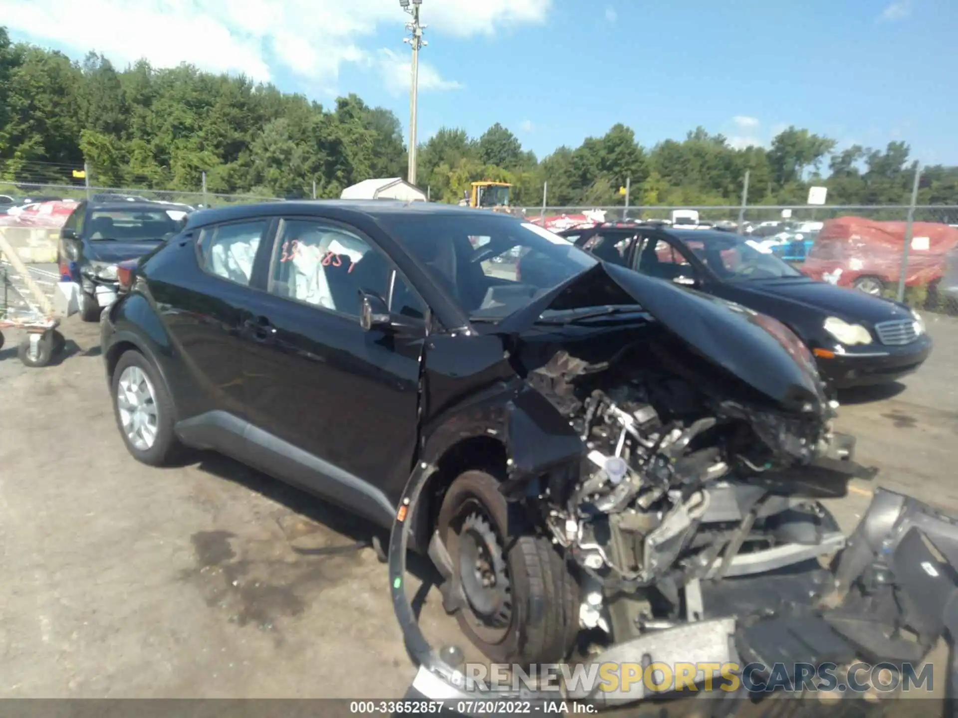 1 Photograph of a damaged car NMTKHMBX4KR079349 TOYOTA C-HR 2019