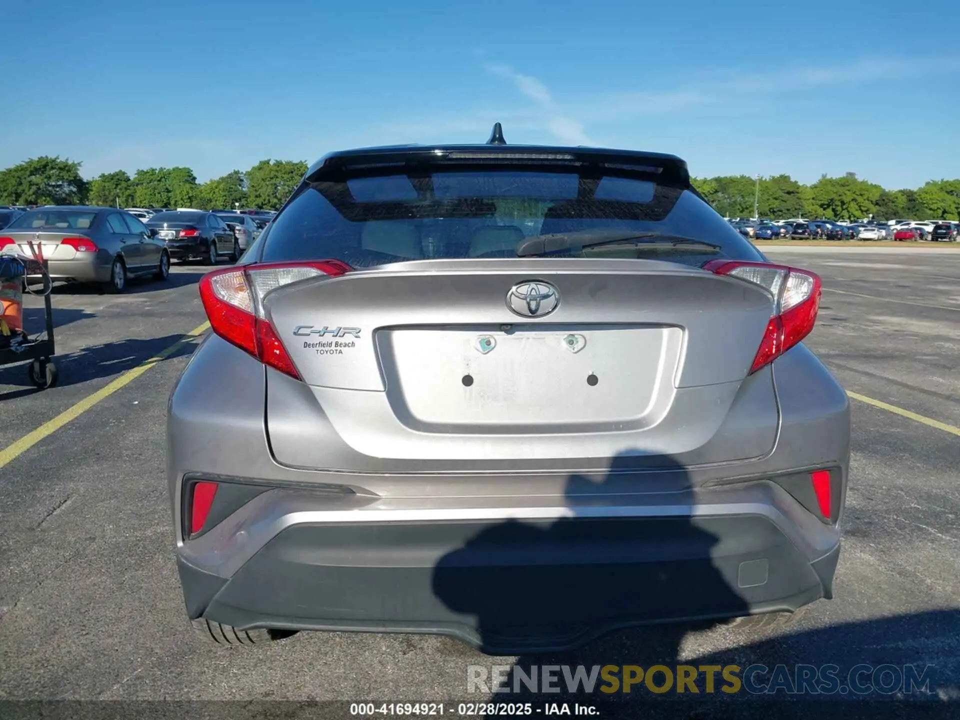 16 Photograph of a damaged car NMTKHMBX4KR082574 TOYOTA C-HR 2019