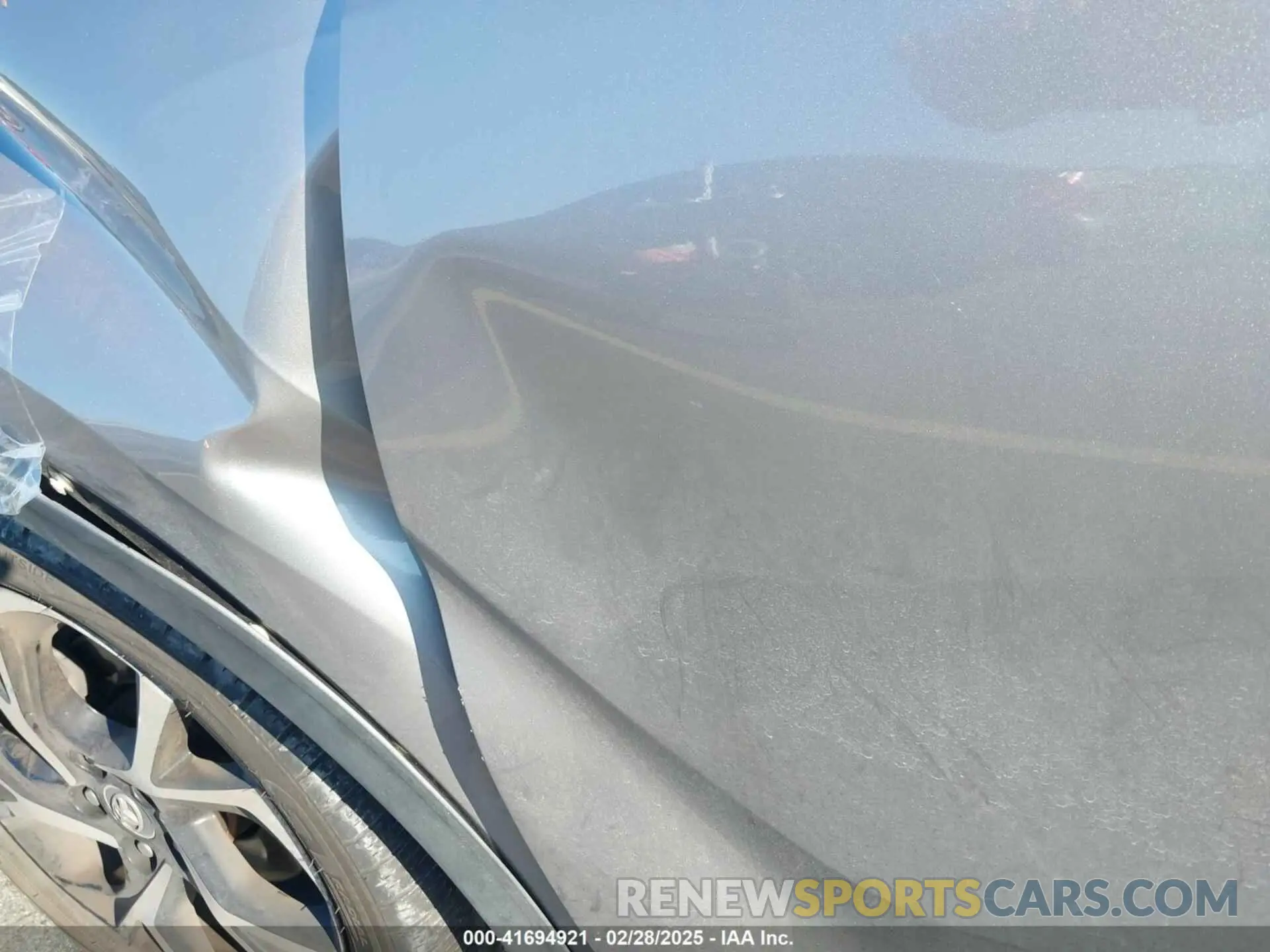 18 Photograph of a damaged car NMTKHMBX4KR082574 TOYOTA C-HR 2019