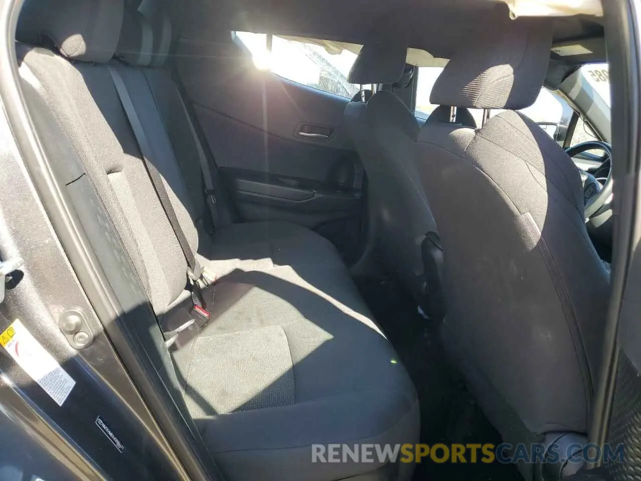 11 Photograph of a damaged car NMTKHMBX4KR084471 TOYOTA C-HR 2019