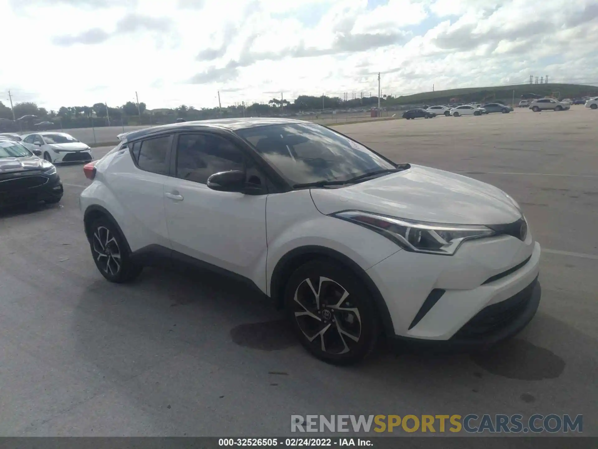 1 Photograph of a damaged car NMTKHMBX4KR099763 TOYOTA C-HR 2019