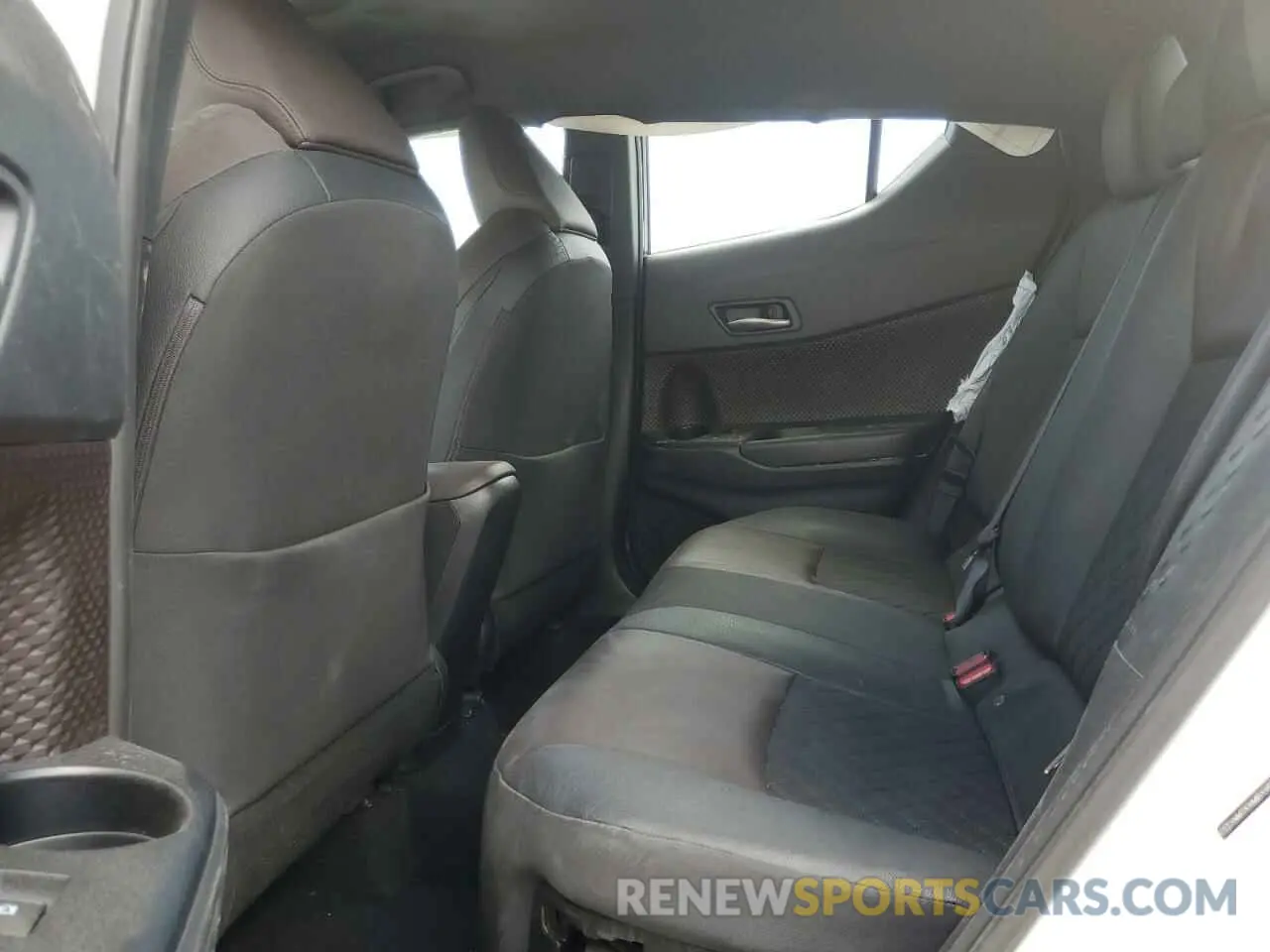 11 Photograph of a damaged car NMTKHMBX4KR100572 TOYOTA C-HR 2019