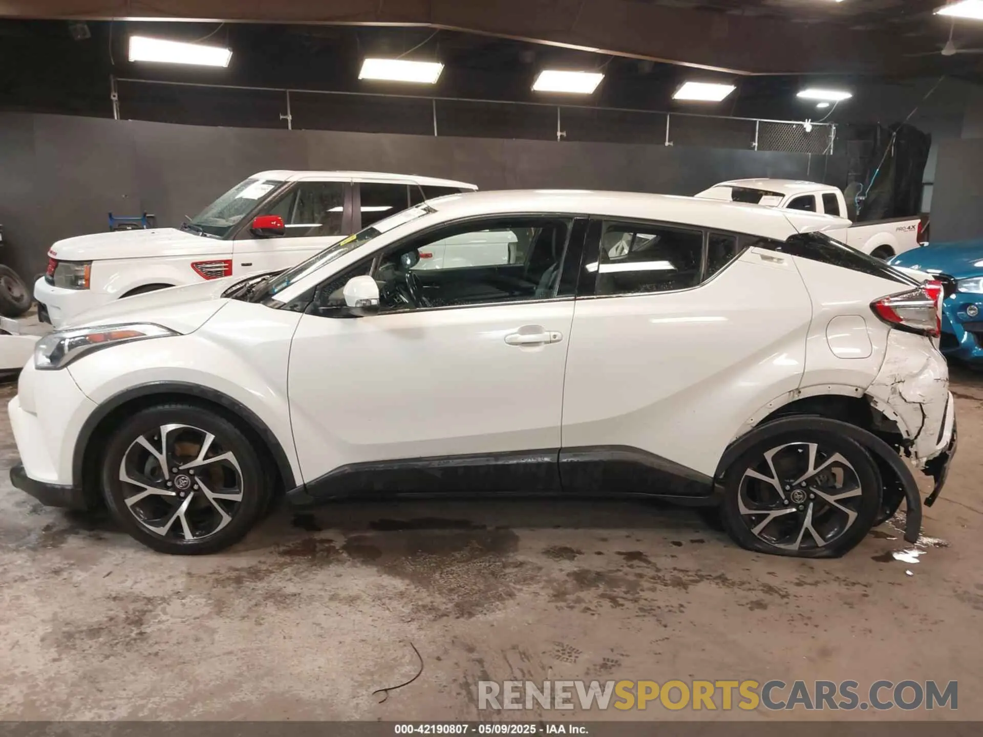 14 Photograph of a damaged car NMTKHMBX5KR073091 TOYOTA C-HR 2019
