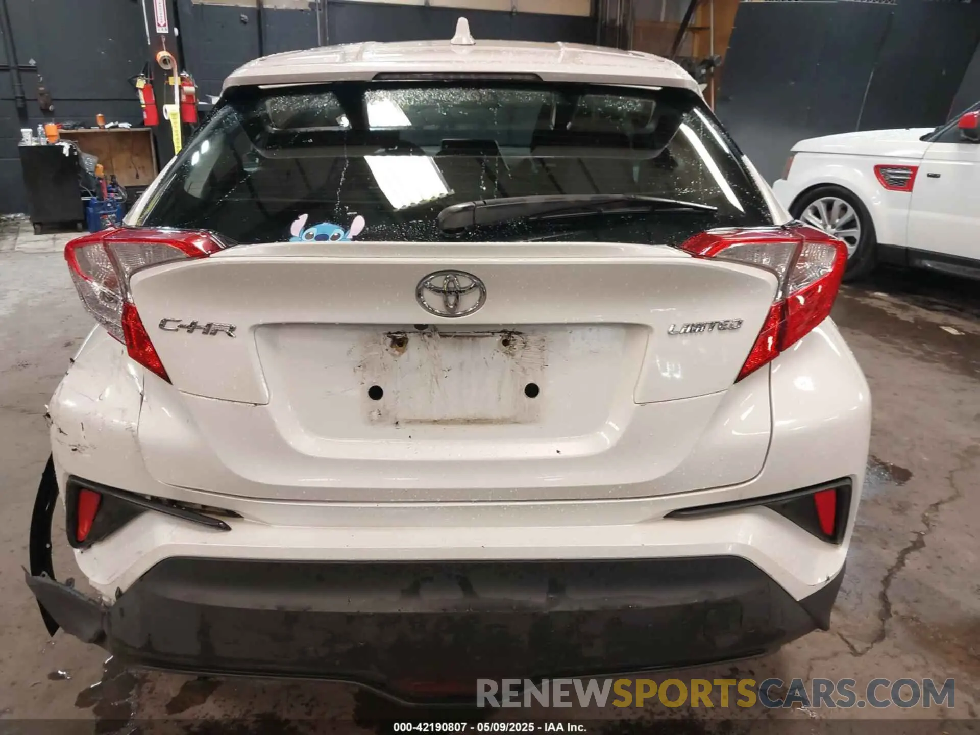 16 Photograph of a damaged car NMTKHMBX5KR073091 TOYOTA C-HR 2019
