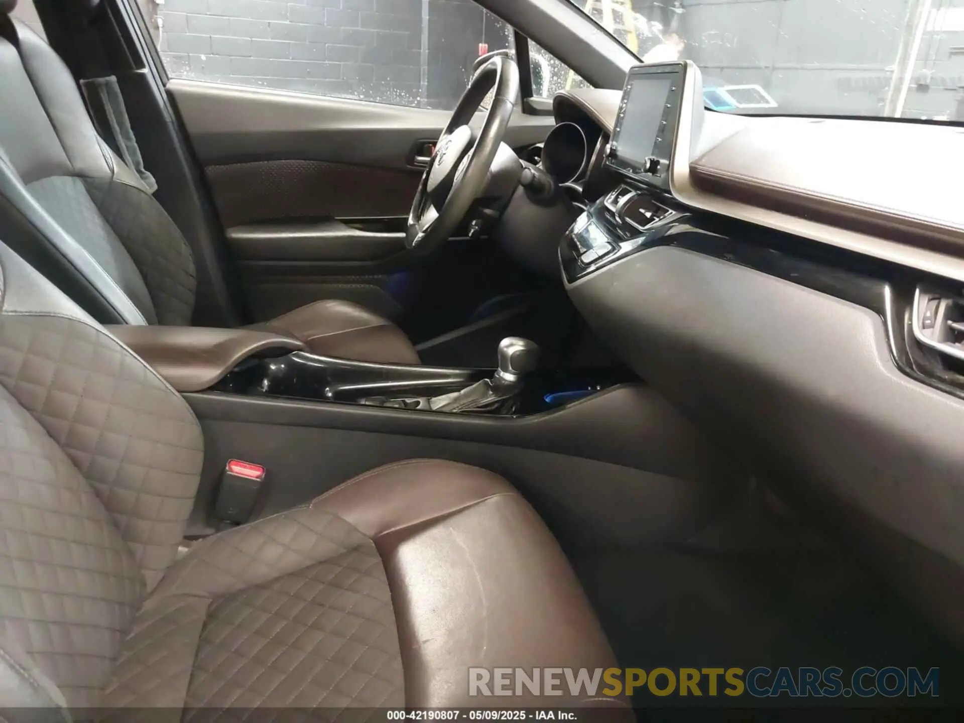 5 Photograph of a damaged car NMTKHMBX5KR073091 TOYOTA C-HR 2019