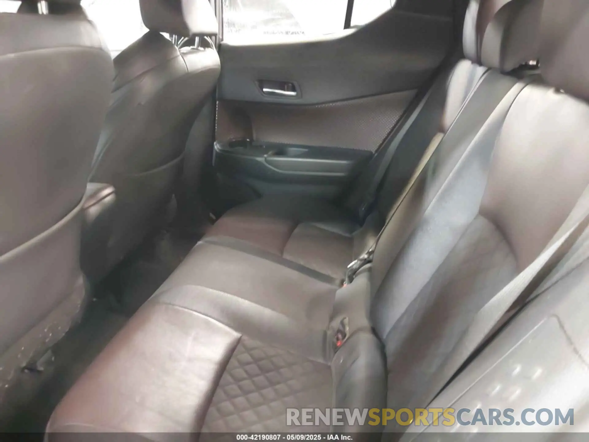 8 Photograph of a damaged car NMTKHMBX5KR073091 TOYOTA C-HR 2019