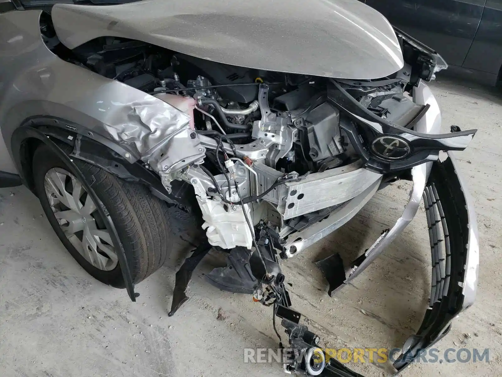 9 Photograph of a damaged car NMTKHMBX5KR089310 TOYOTA C-HR 2019