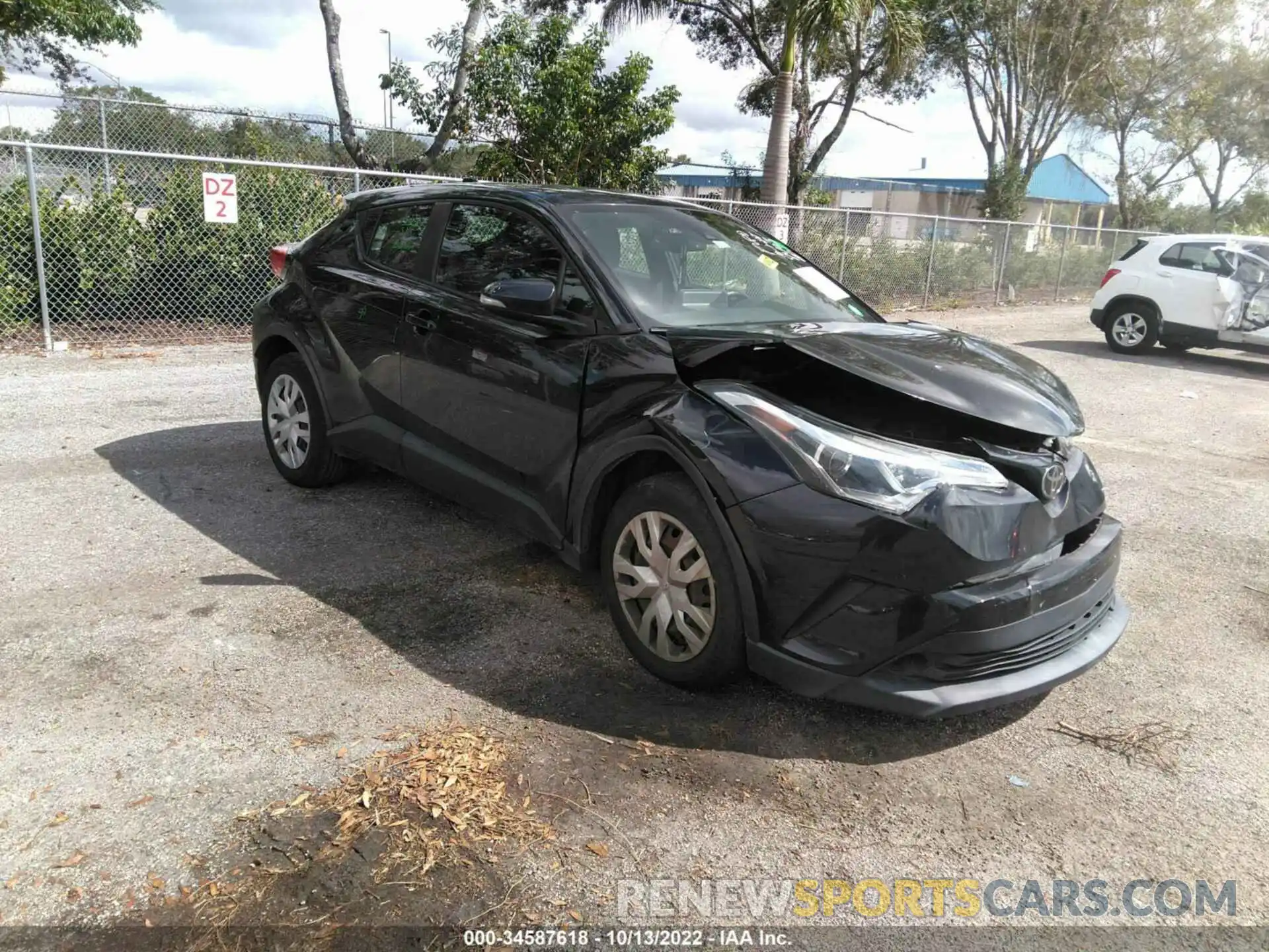 1 Photograph of a damaged car NMTKHMBX6KR068403 TOYOTA C-HR 2019