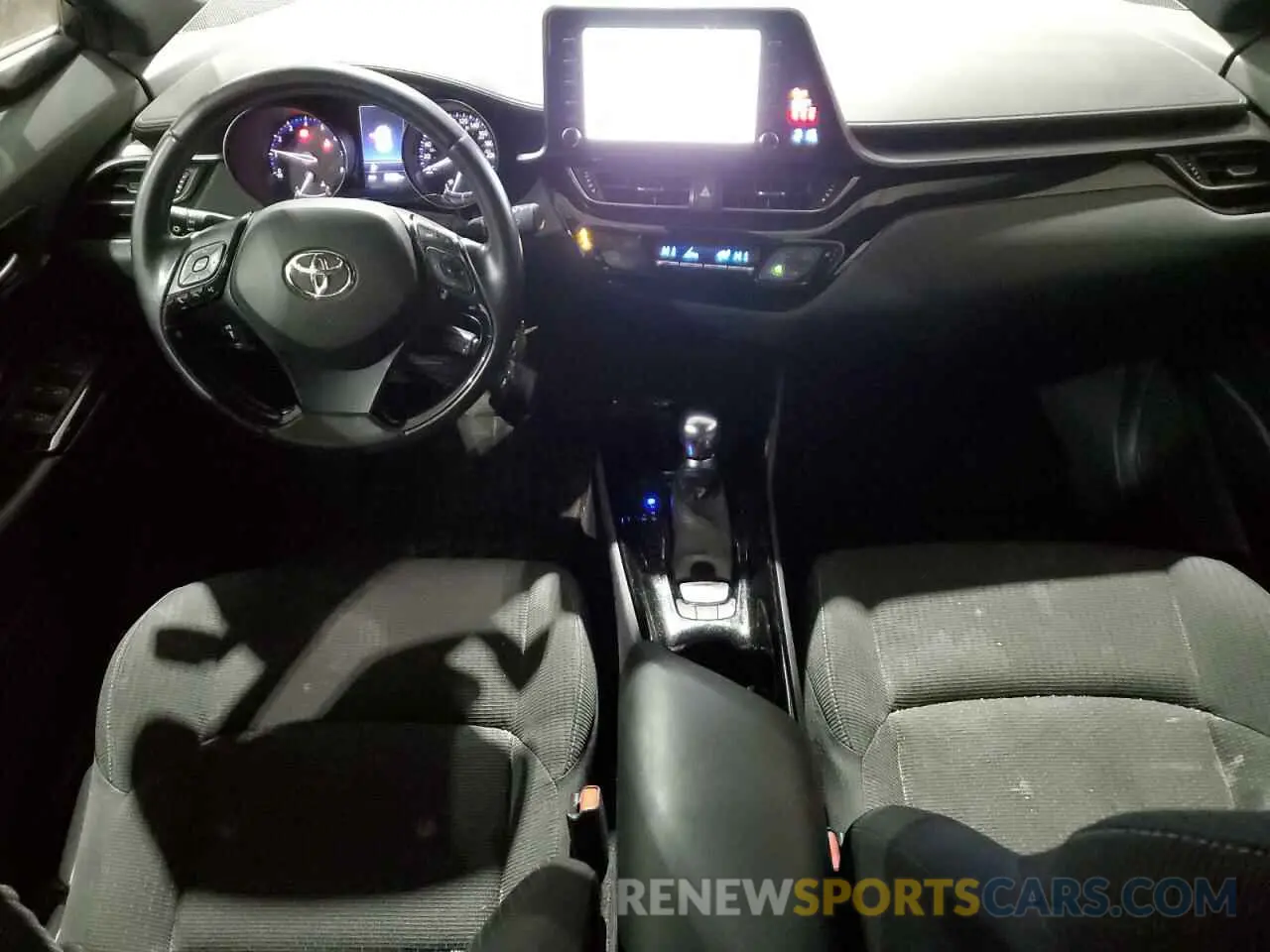 8 Photograph of a damaged car NMTKHMBX6KR070684 TOYOTA C-HR 2019