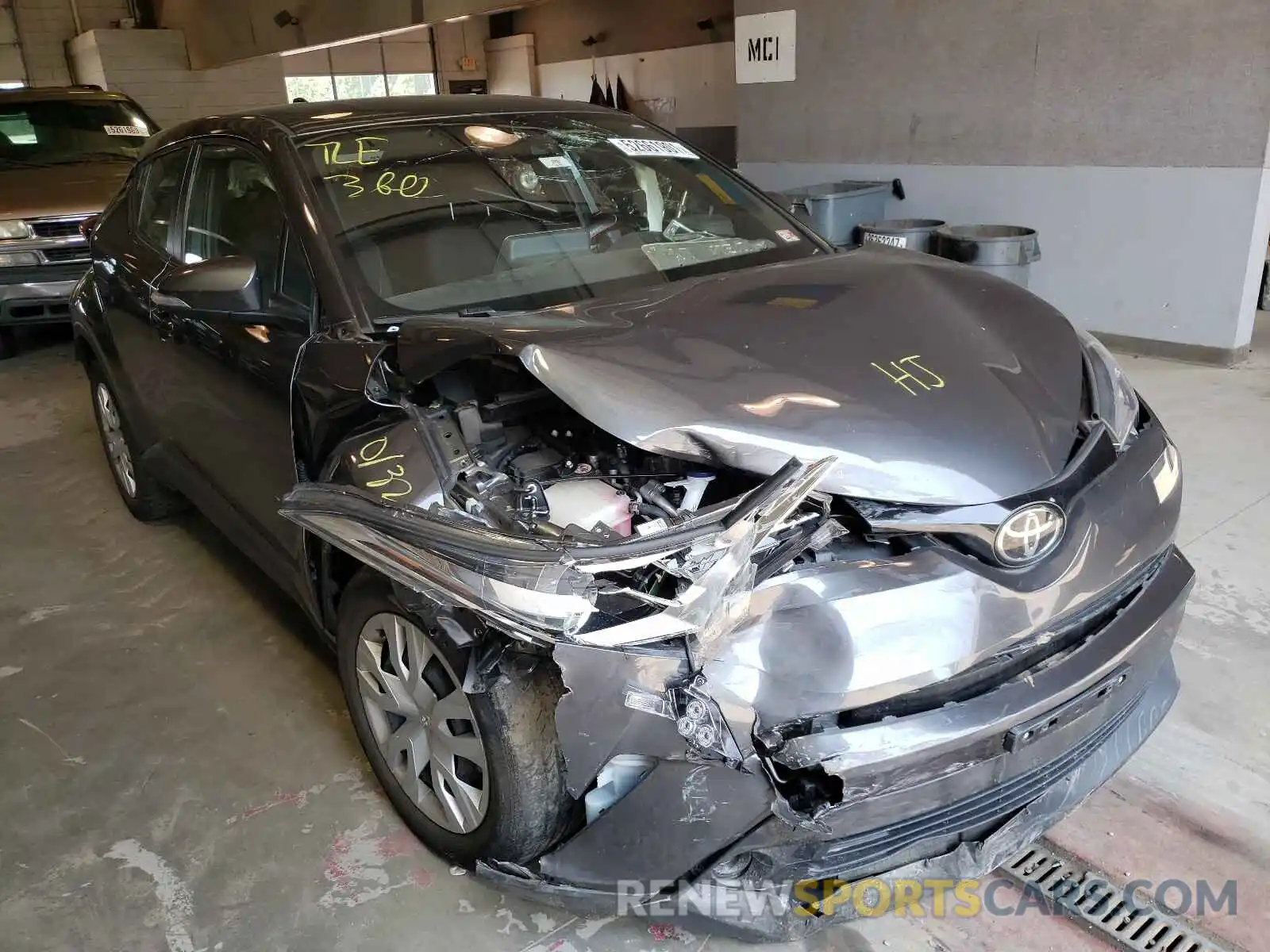 1 Photograph of a damaged car NMTKHMBX6KR071916 TOYOTA C-HR 2019