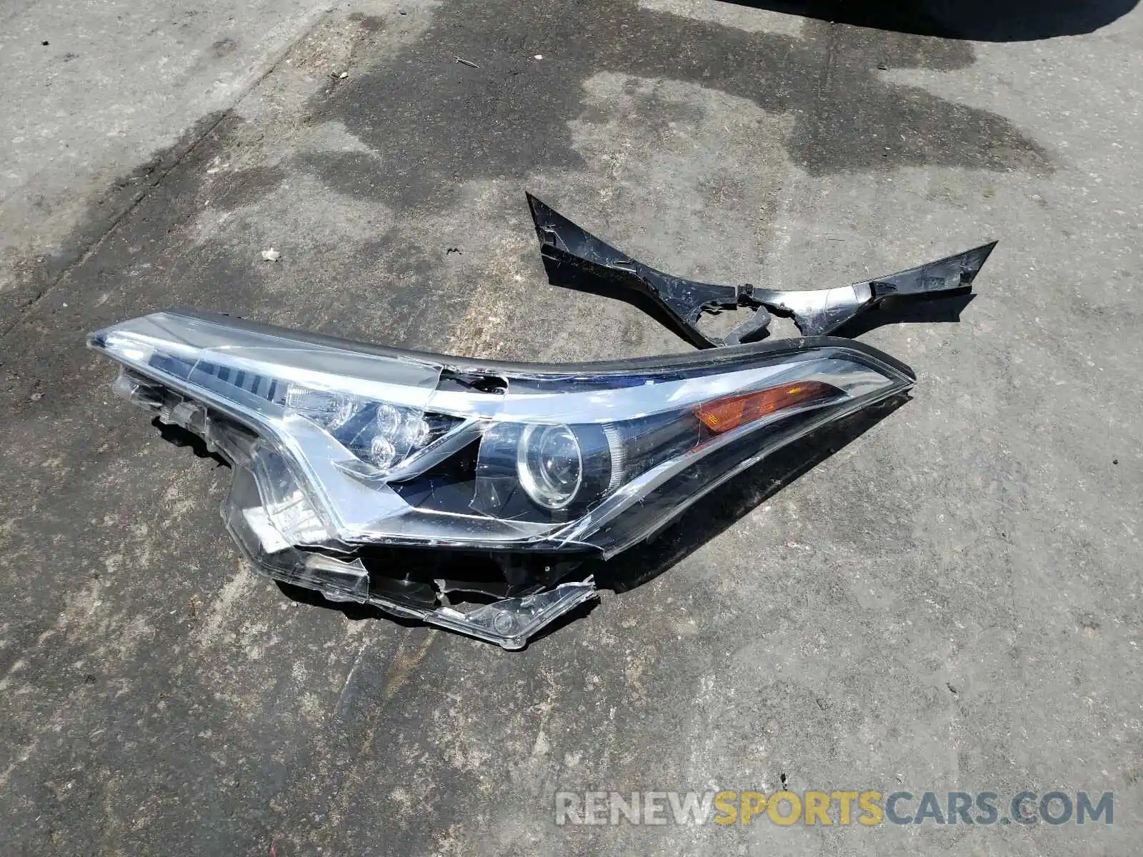 9 Photograph of a damaged car NMTKHMBX6KR086030 TOYOTA C-HR 2019