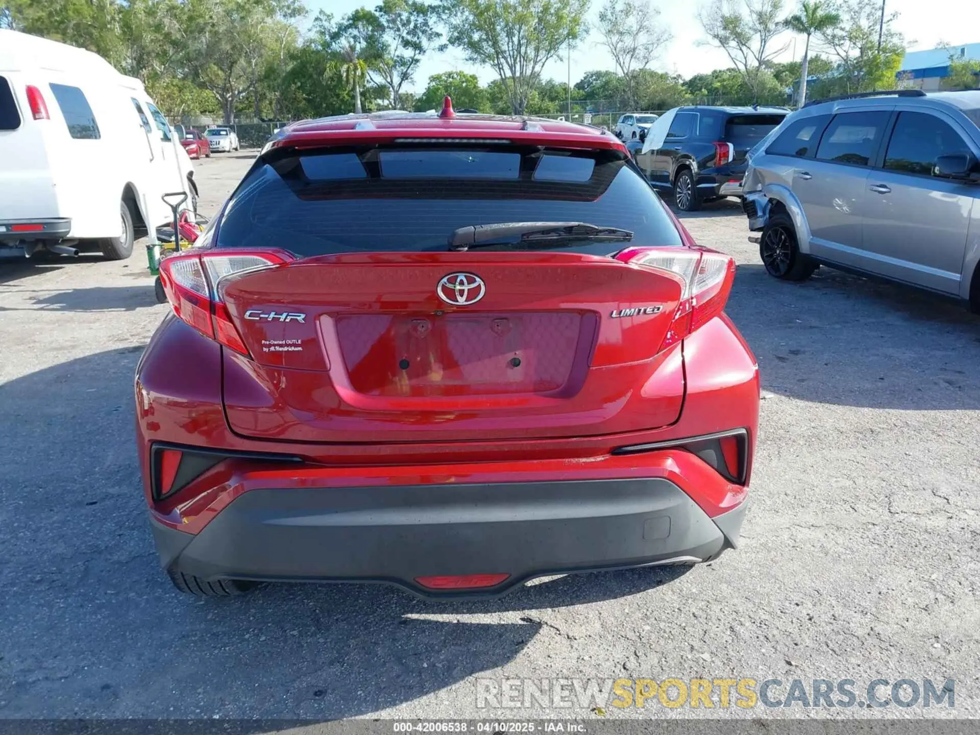 15 Photograph of a damaged car NMTKHMBX6KR090224 TOYOTA C-HR 2019