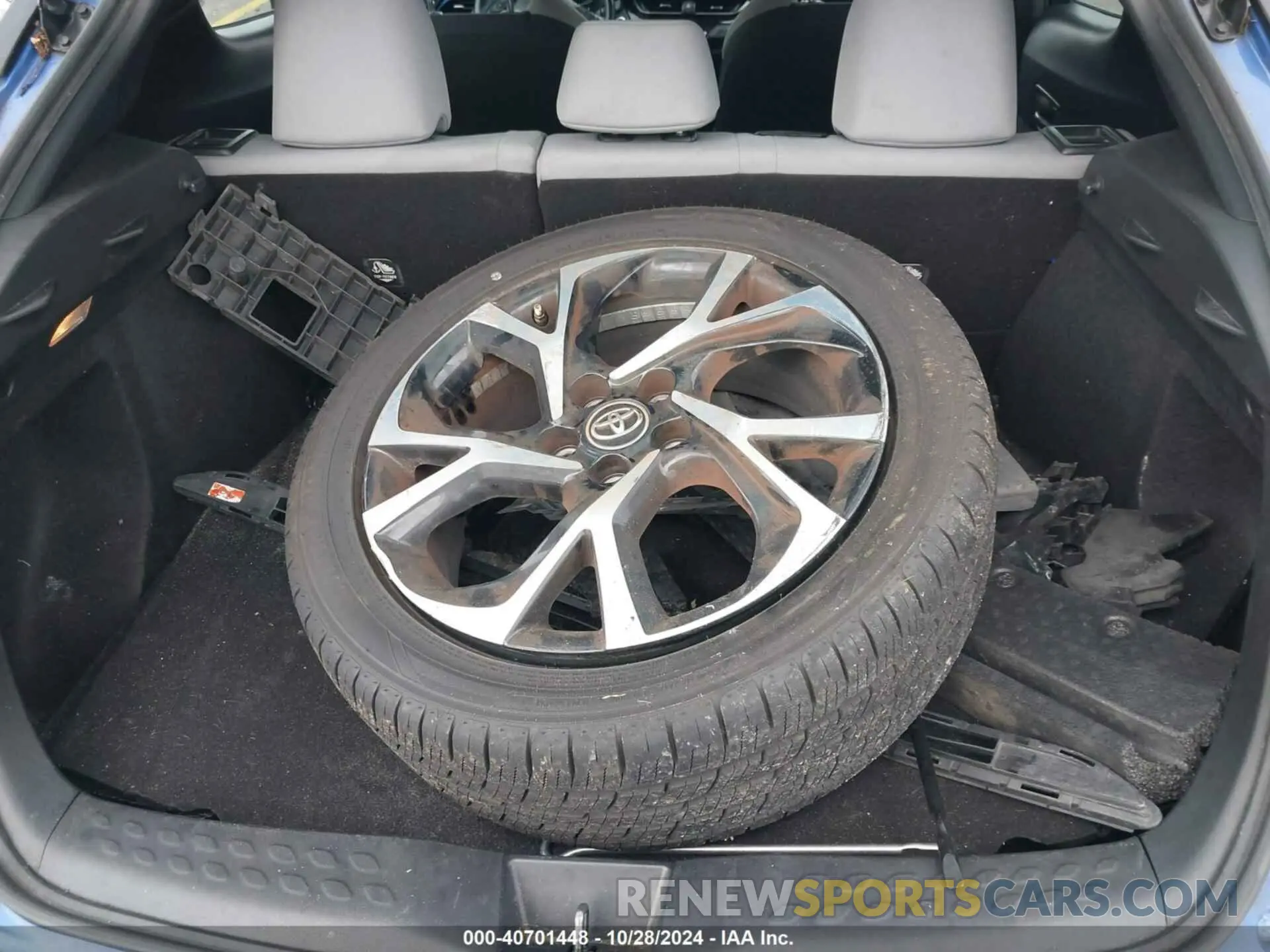 12 Photograph of a damaged car NMTKHMBX6KR091129 TOYOTA C-HR 2019