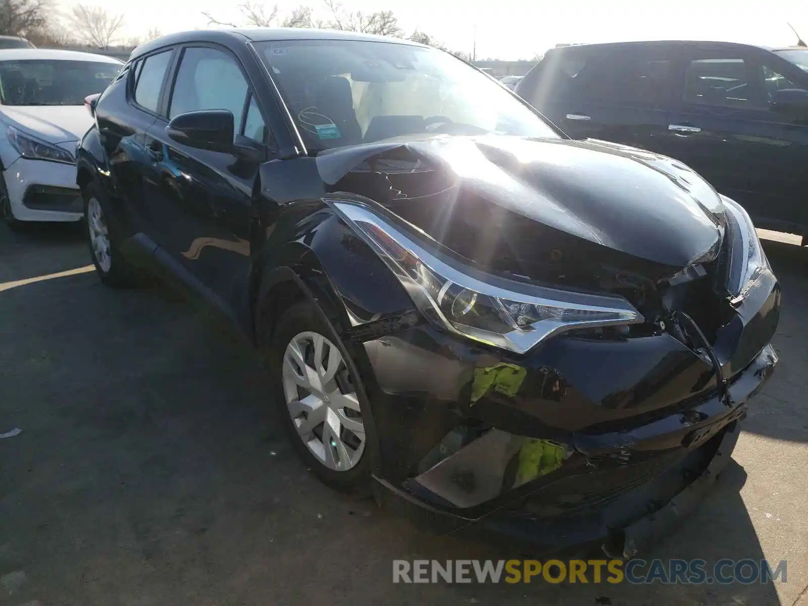 1 Photograph of a damaged car NMTKHMBX6KR098775 TOYOTA C-HR 2019