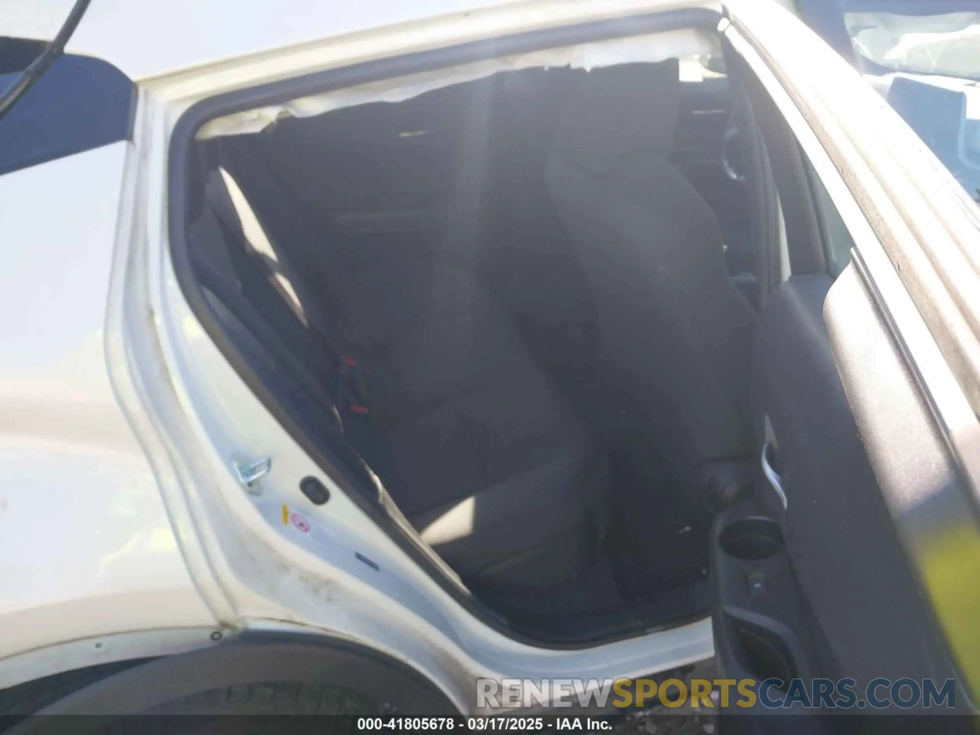 8 Photograph of a damaged car NMTKHMBX6KR099926 TOYOTA C-HR 2019
