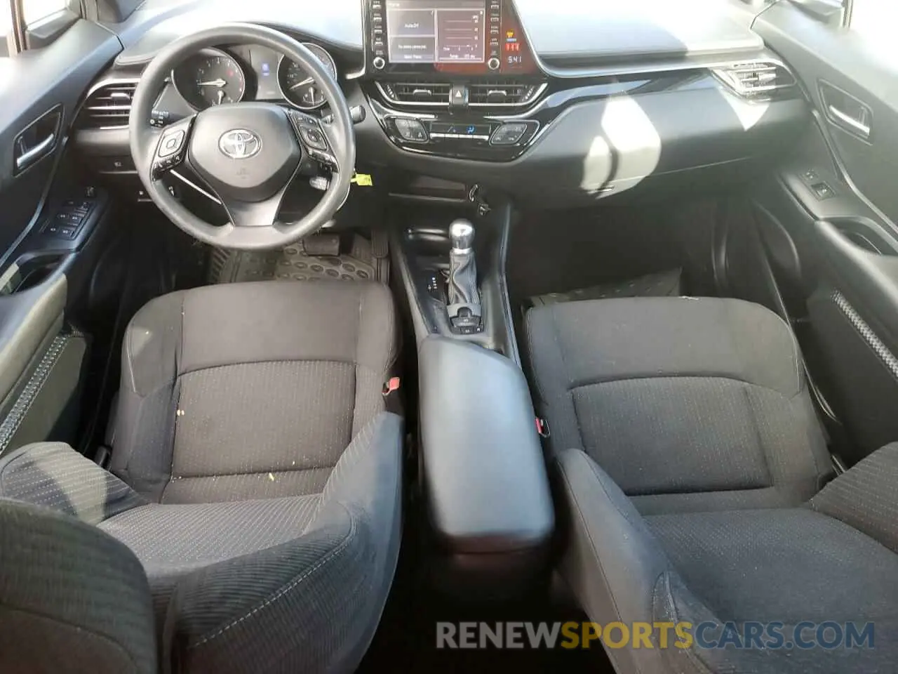 8 Photograph of a damaged car NMTKHMBX6KR100749 TOYOTA C-HR 2019