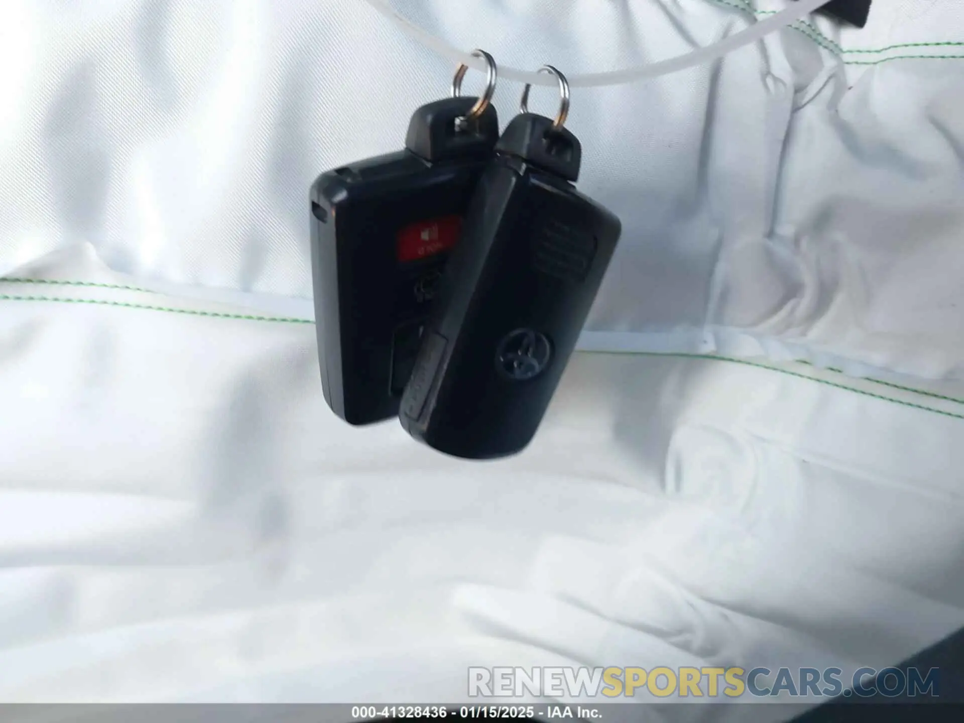 11 Photograph of a damaged car NMTKHMBX7KR072220 TOYOTA C-HR 2019