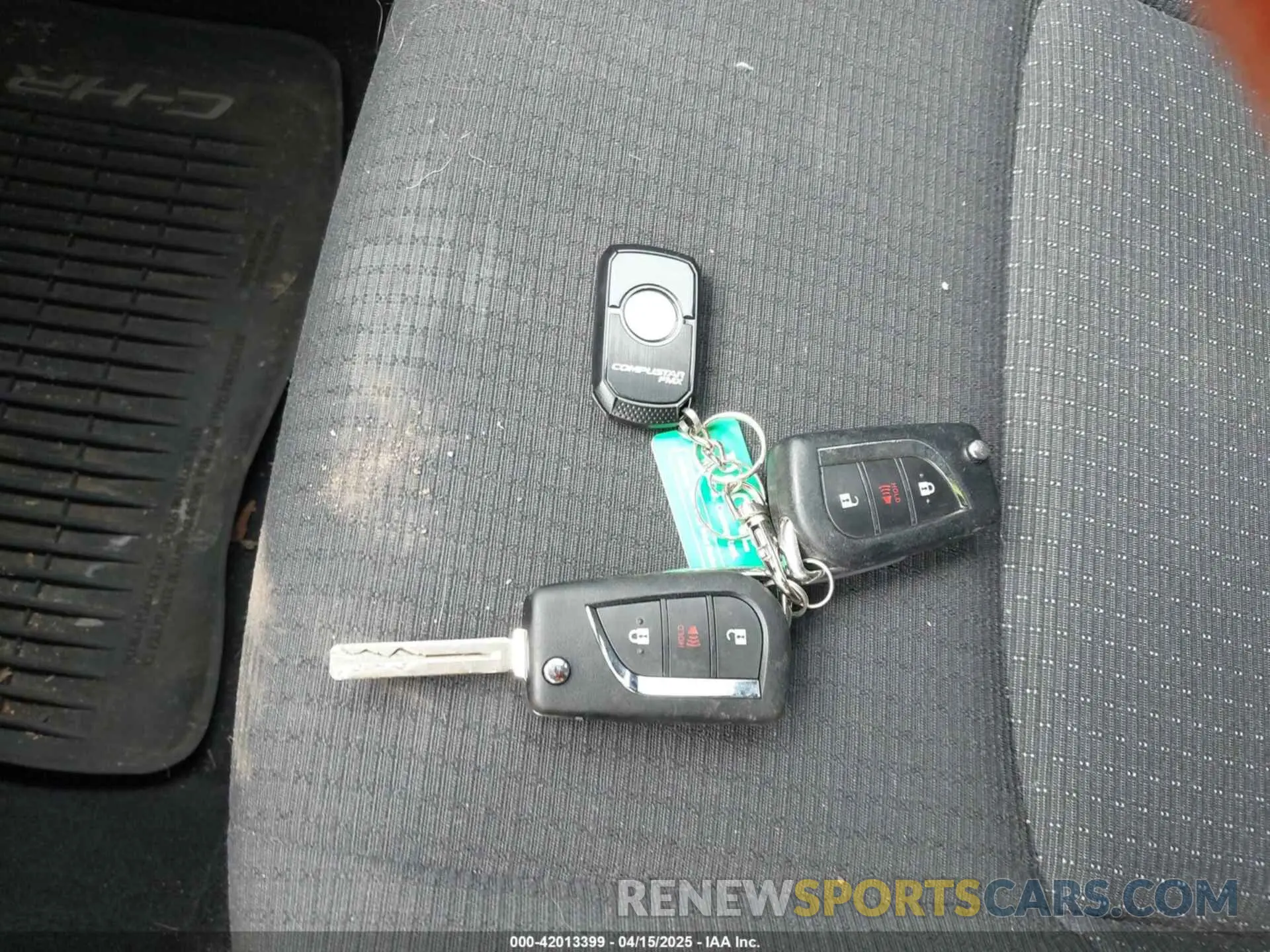 11 Photograph of a damaged car NMTKHMBX7KR079751 TOYOTA C-HR 2019