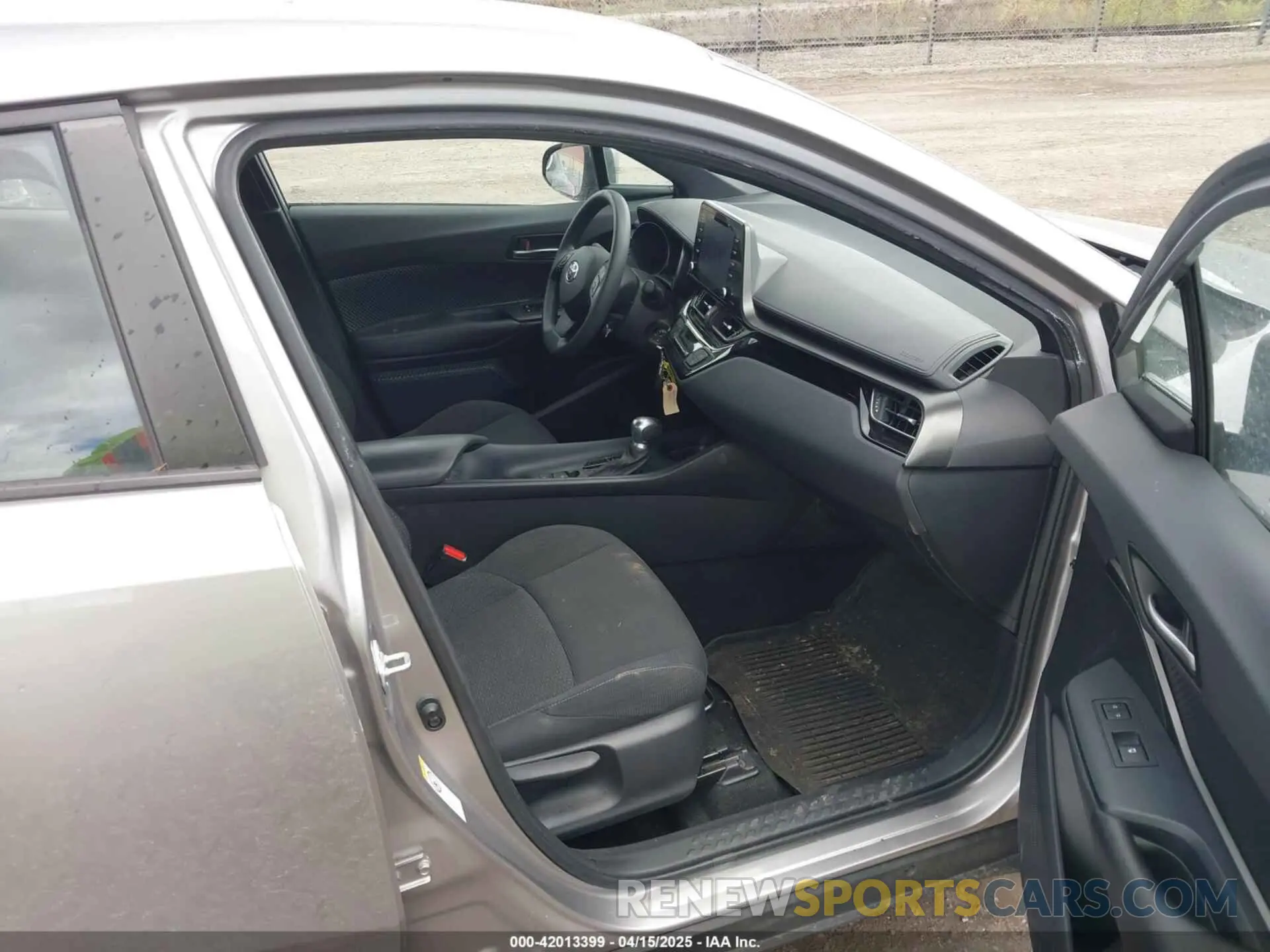5 Photograph of a damaged car NMTKHMBX7KR079751 TOYOTA C-HR 2019