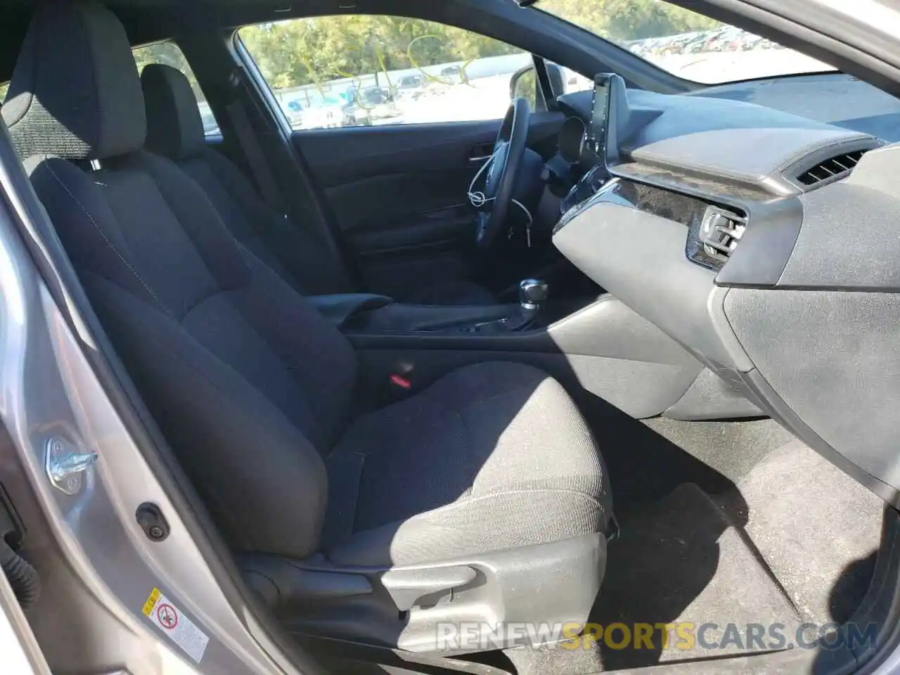 5 Photograph of a damaged car NMTKHMBX7KR080138 TOYOTA C-HR 2019