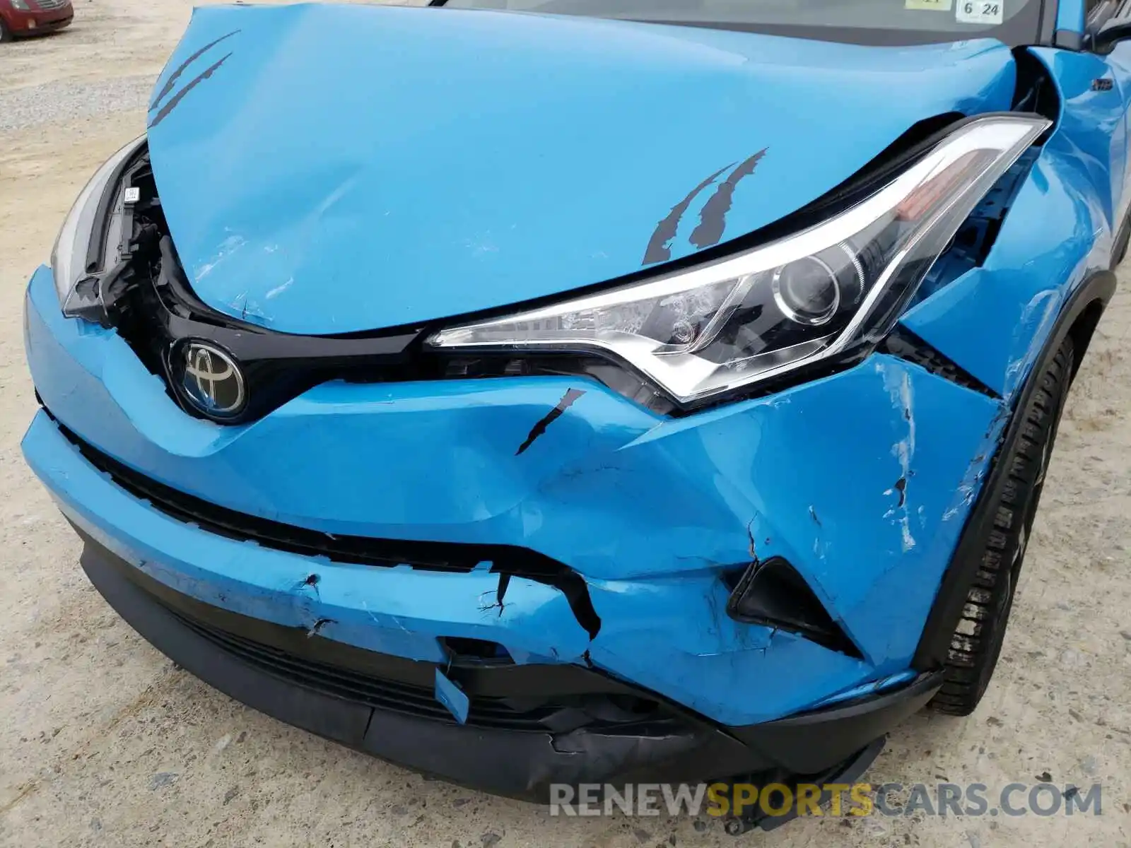 9 Photograph of a damaged car NMTKHMBX7KR088417 TOYOTA C-HR 2019