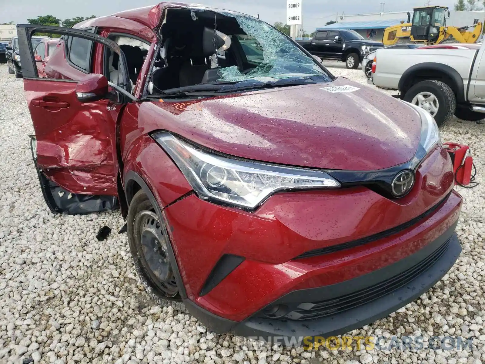 1 Photograph of a damaged car NMTKHMBX7KR093312 TOYOTA C-HR 2019