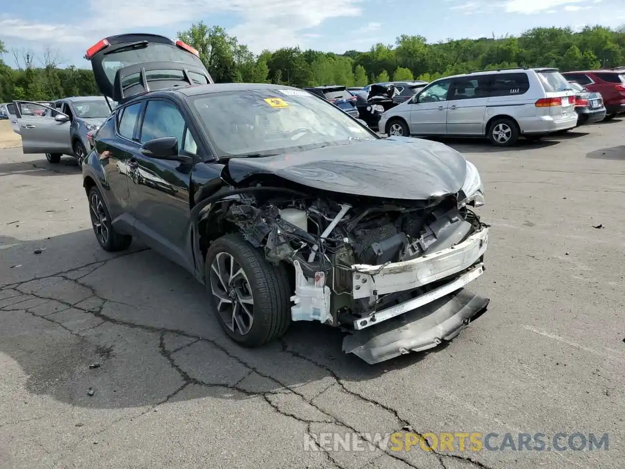 1 Photograph of a damaged car NMTKHMBX7KR101196 TOYOTA C-HR 2019