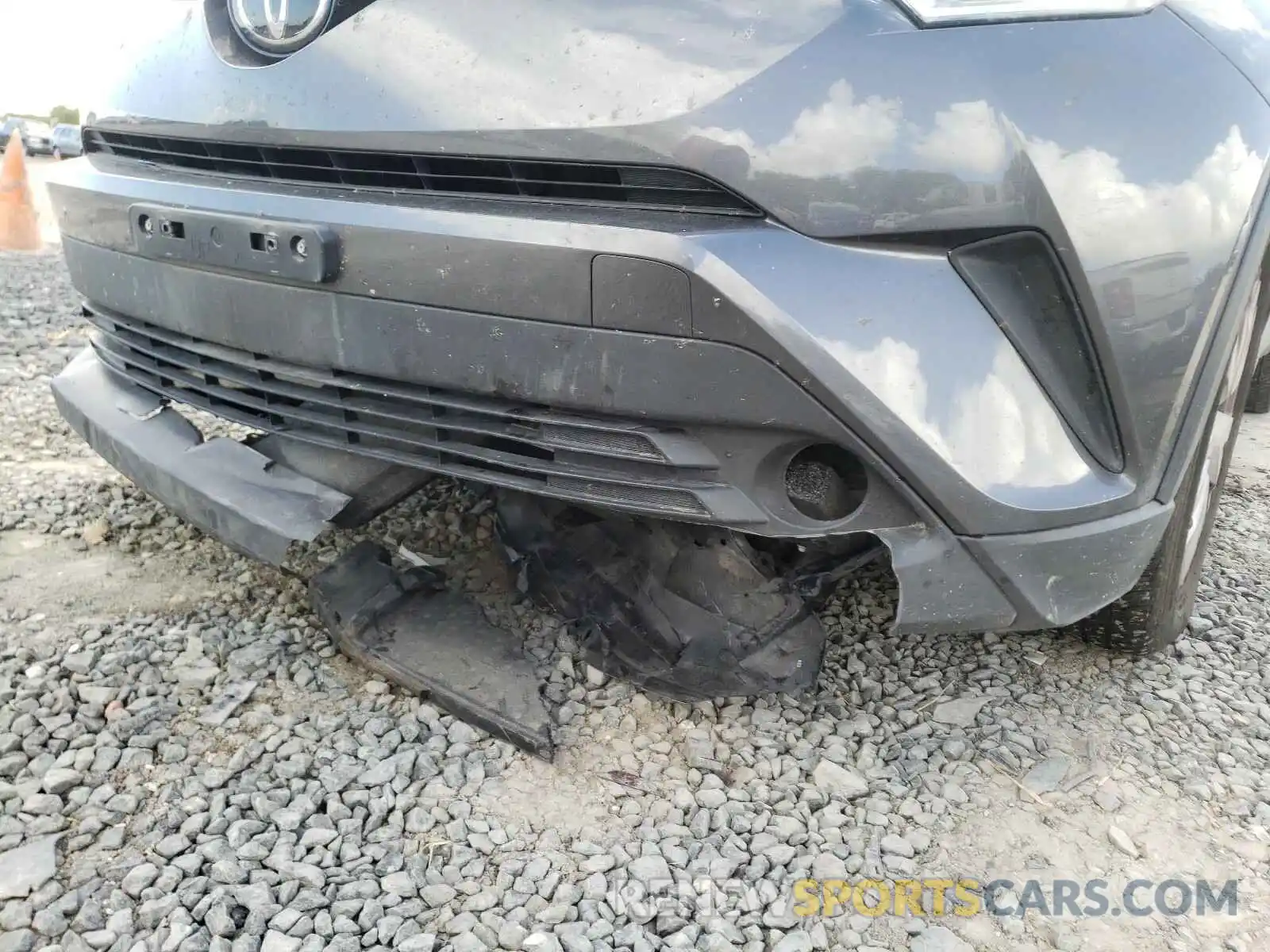 9 Photograph of a damaged car NMTKHMBX8KR078852 TOYOTA C-HR 2019