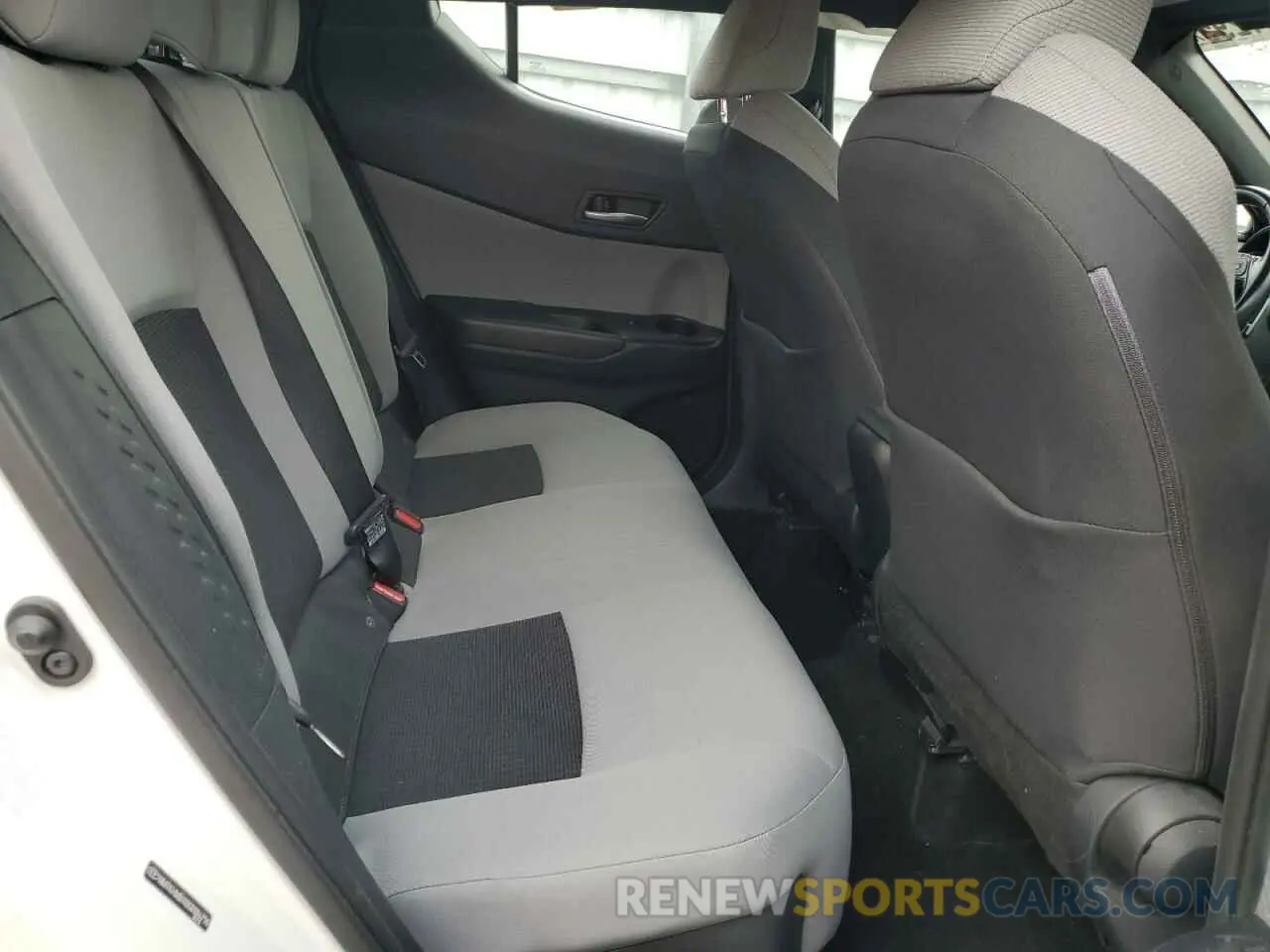 11 Photograph of a damaged car NMTKHMBX8KR084750 TOYOTA C-HR 2019