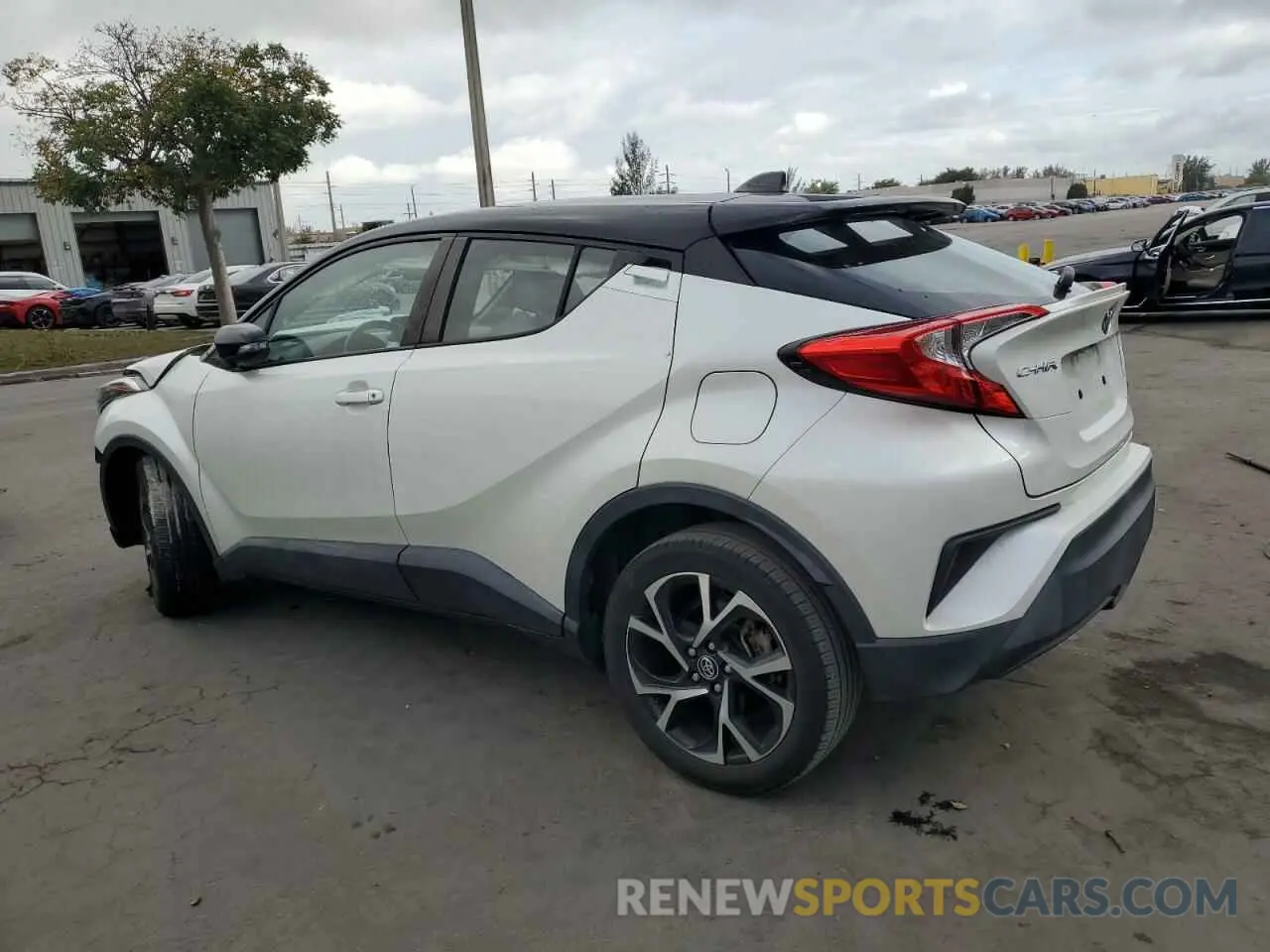 2 Photograph of a damaged car NMTKHMBX8KR084750 TOYOTA C-HR 2019