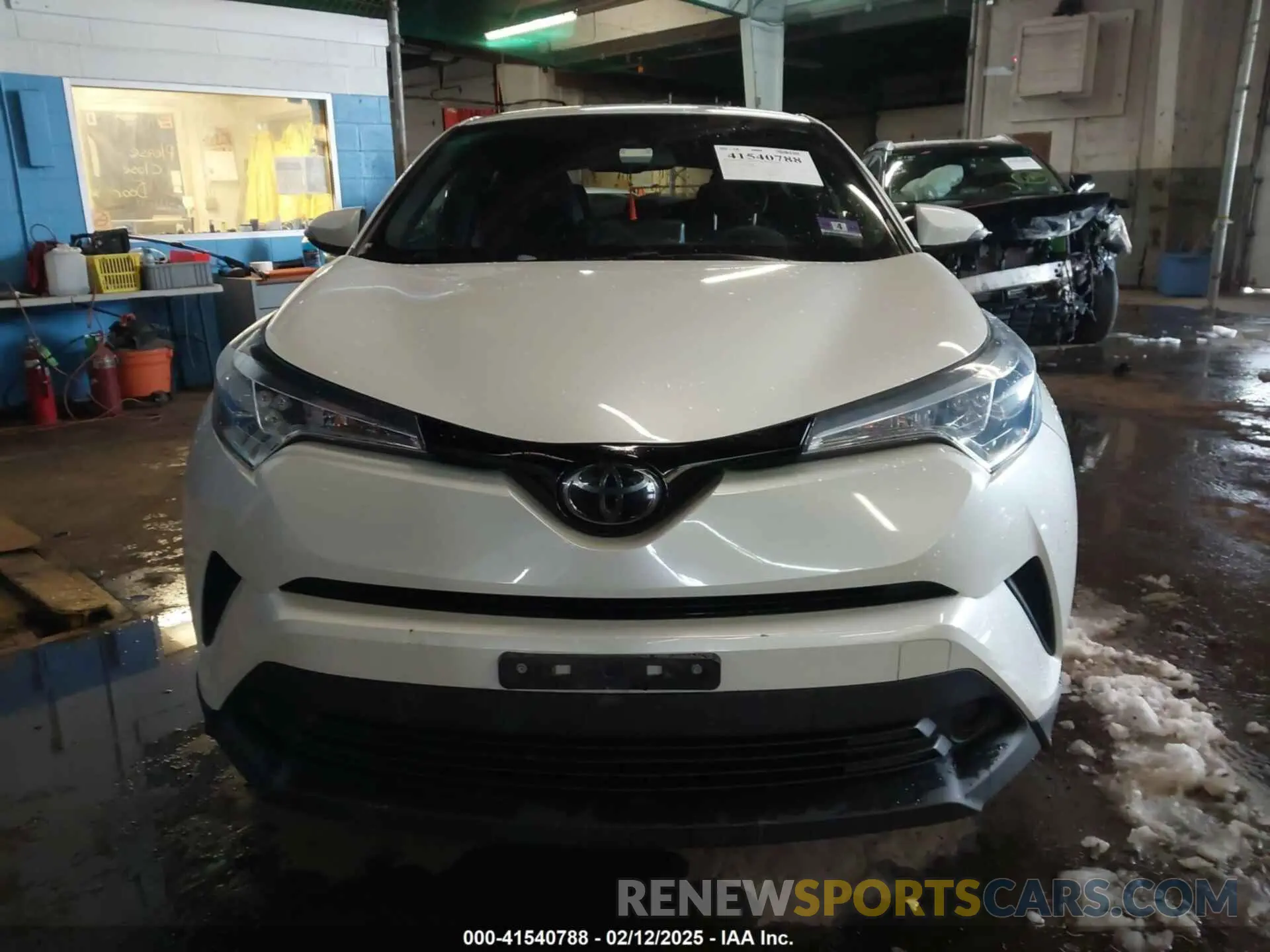 12 Photograph of a damaged car NMTKHMBX8KR087809 TOYOTA C-HR 2019