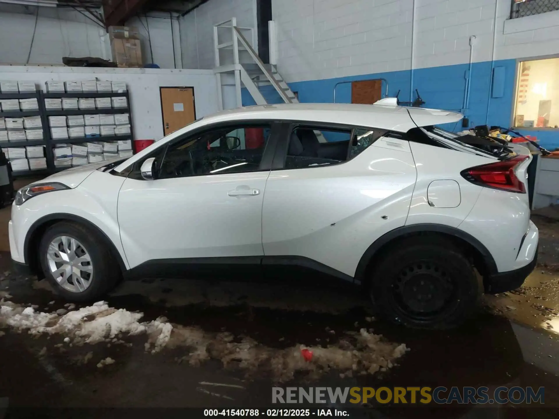 14 Photograph of a damaged car NMTKHMBX8KR087809 TOYOTA C-HR 2019