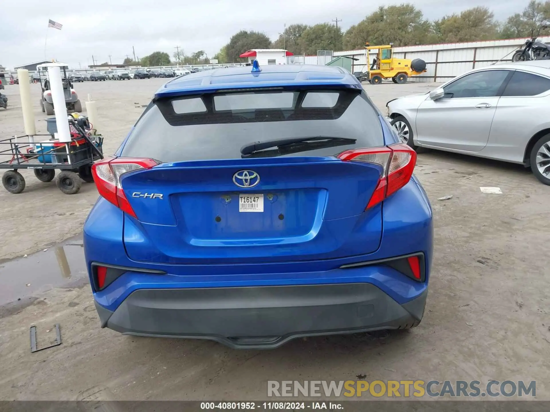 17 Photograph of a damaged car NMTKHMBX8KR091410 TOYOTA C-HR 2019