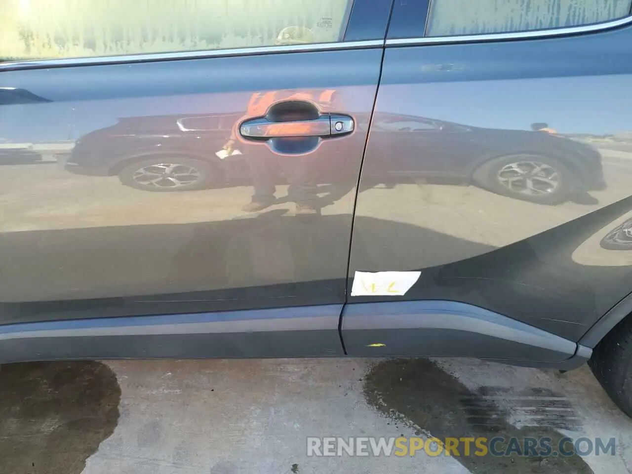 12 Photograph of a damaged car NMTKHMBX9KR076382 TOYOTA C-HR 2019