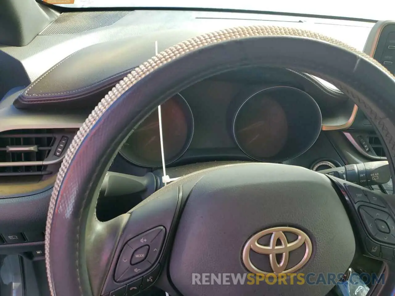 9 Photograph of a damaged car NMTKHMBX9KR076382 TOYOTA C-HR 2019