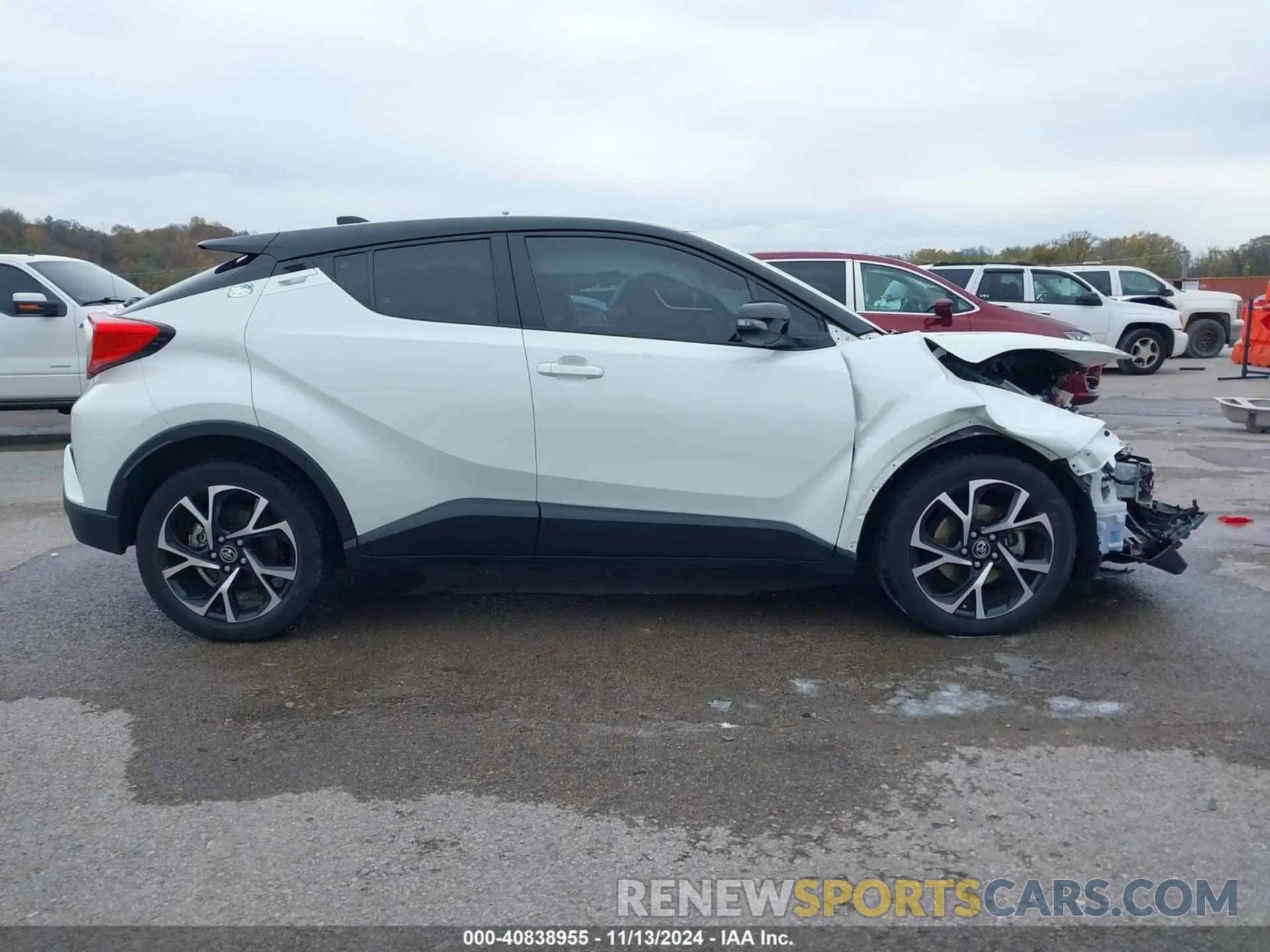 14 Photograph of a damaged car NMTKHMBX9KR081338 TOYOTA C-HR 2019