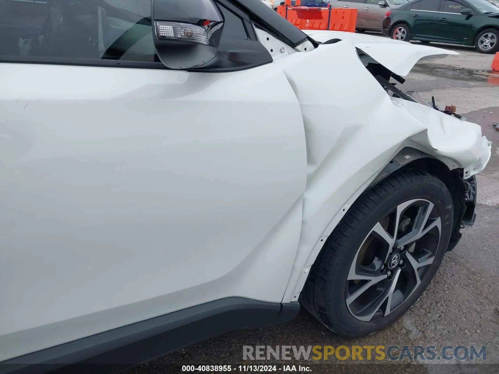 18 Photograph of a damaged car NMTKHMBX9KR081338 TOYOTA C-HR 2019