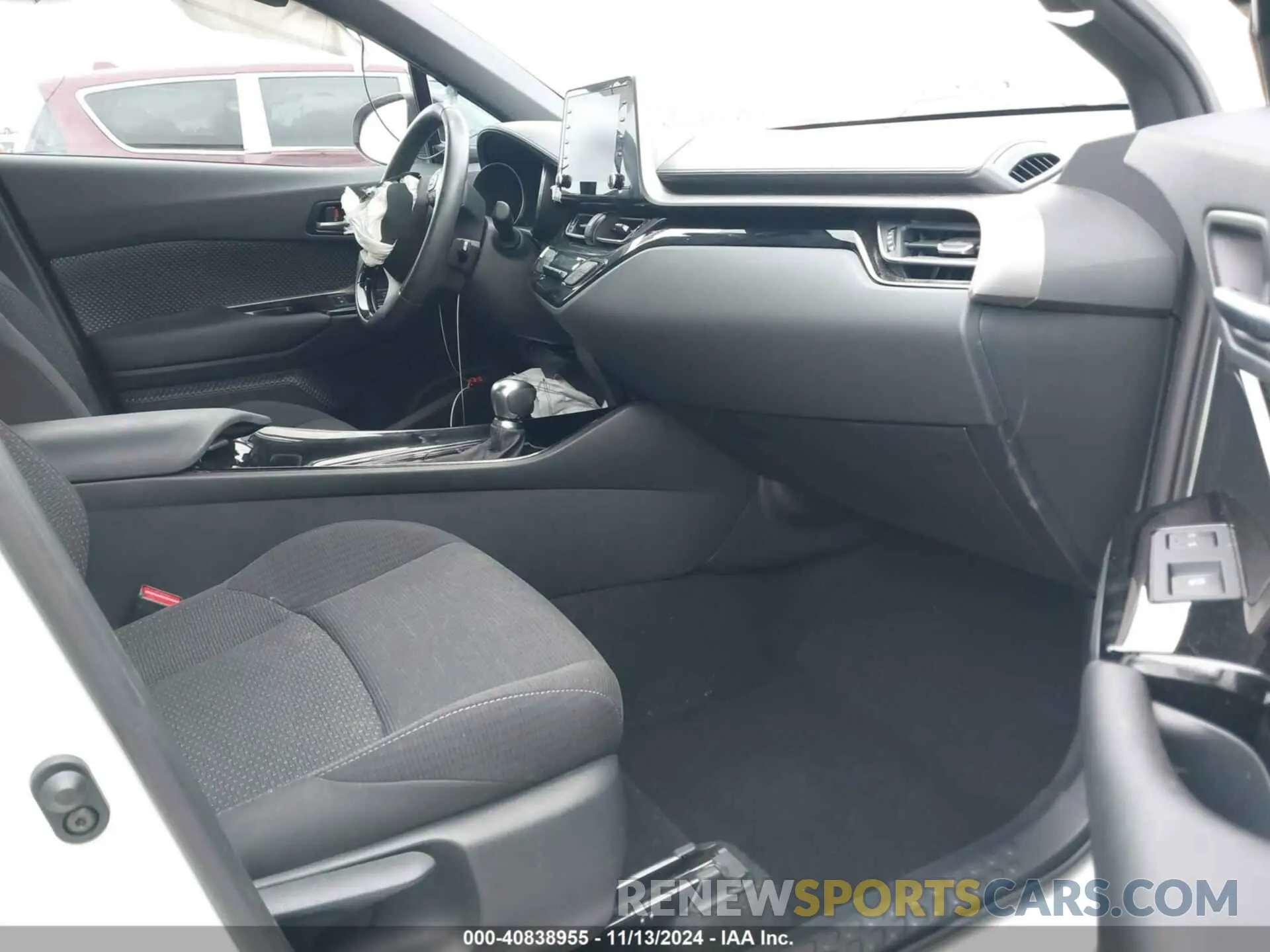 5 Photograph of a damaged car NMTKHMBX9KR081338 TOYOTA C-HR 2019